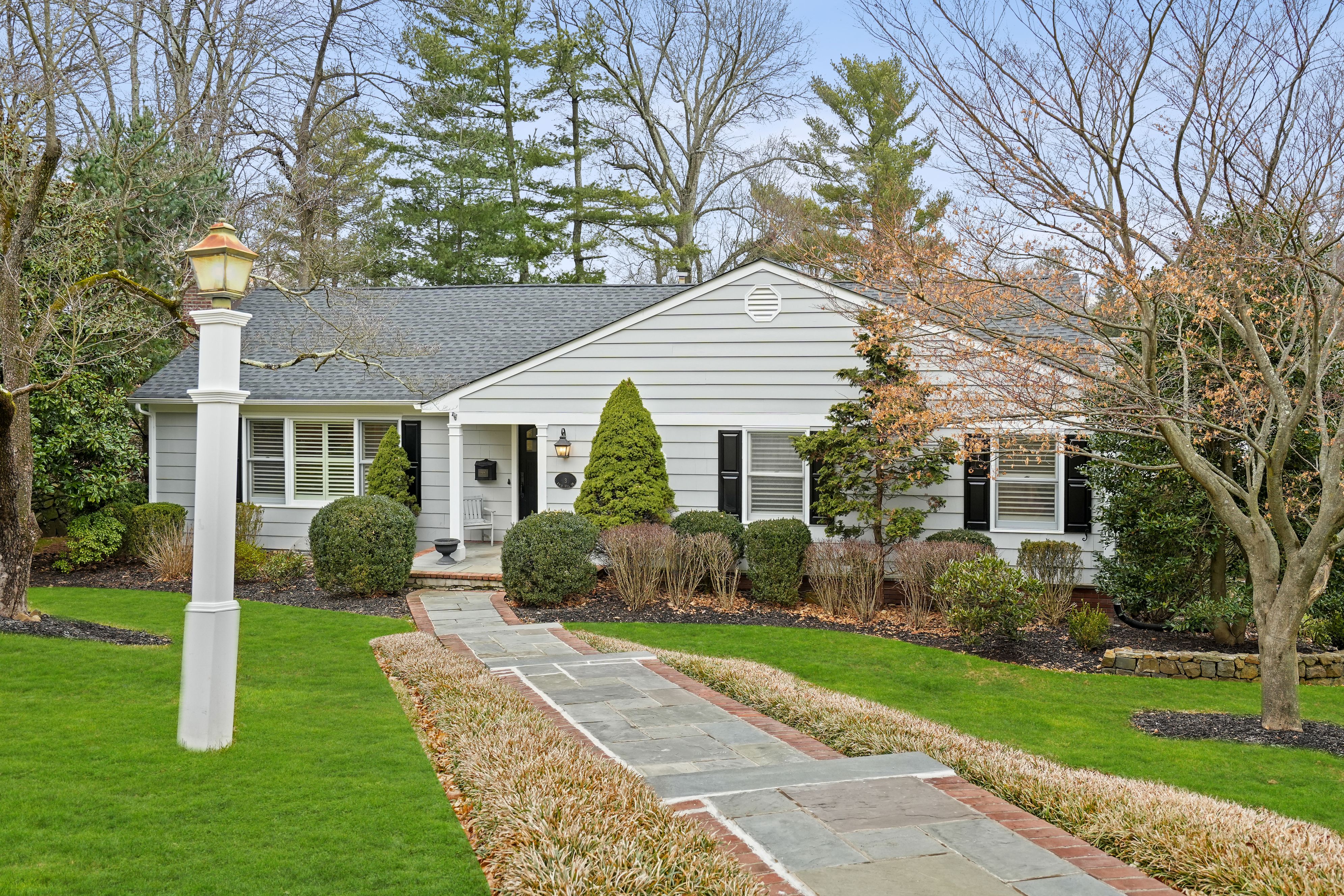 3 Knob Hill Drive 