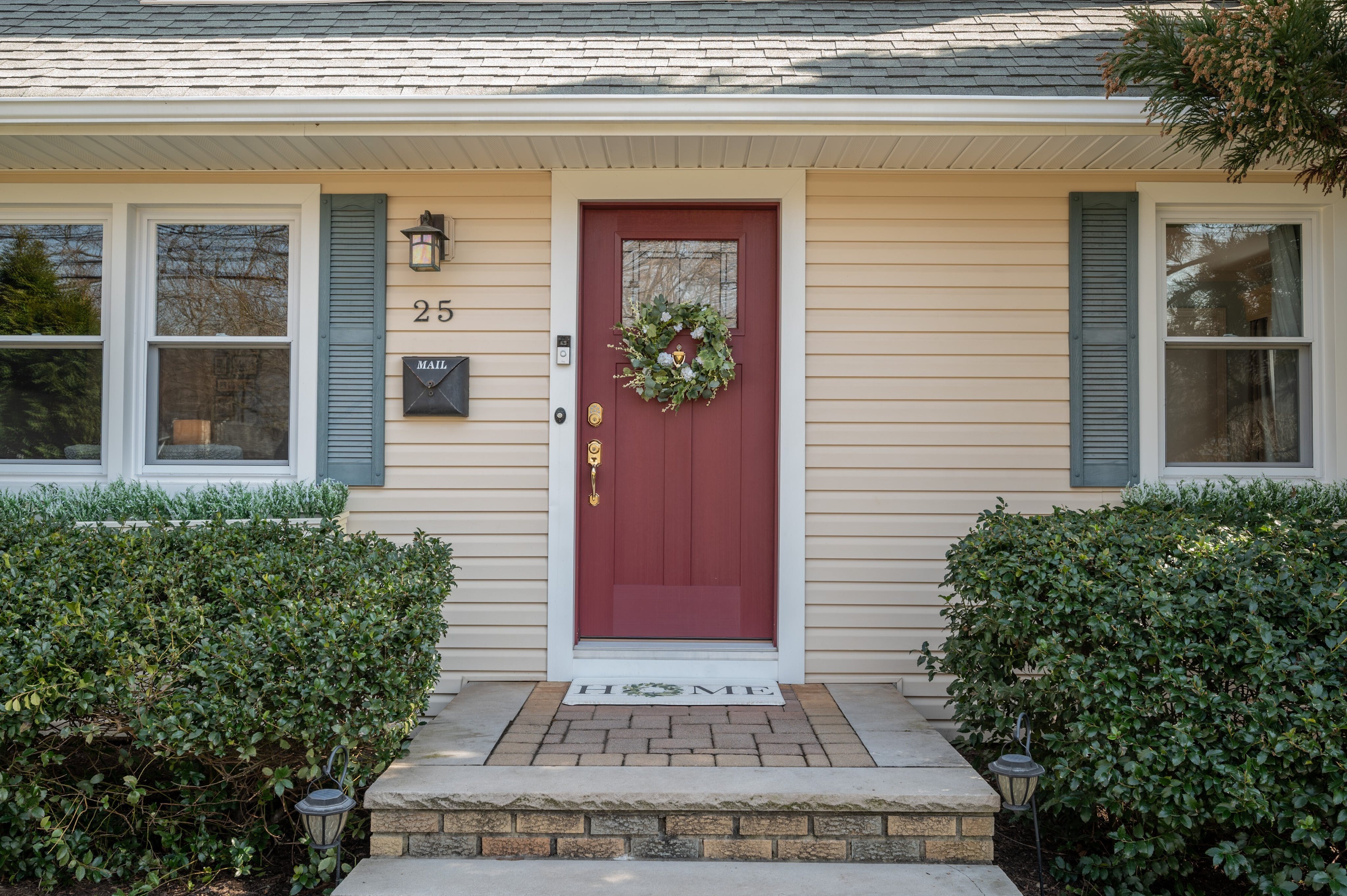 25 Middle Avenue