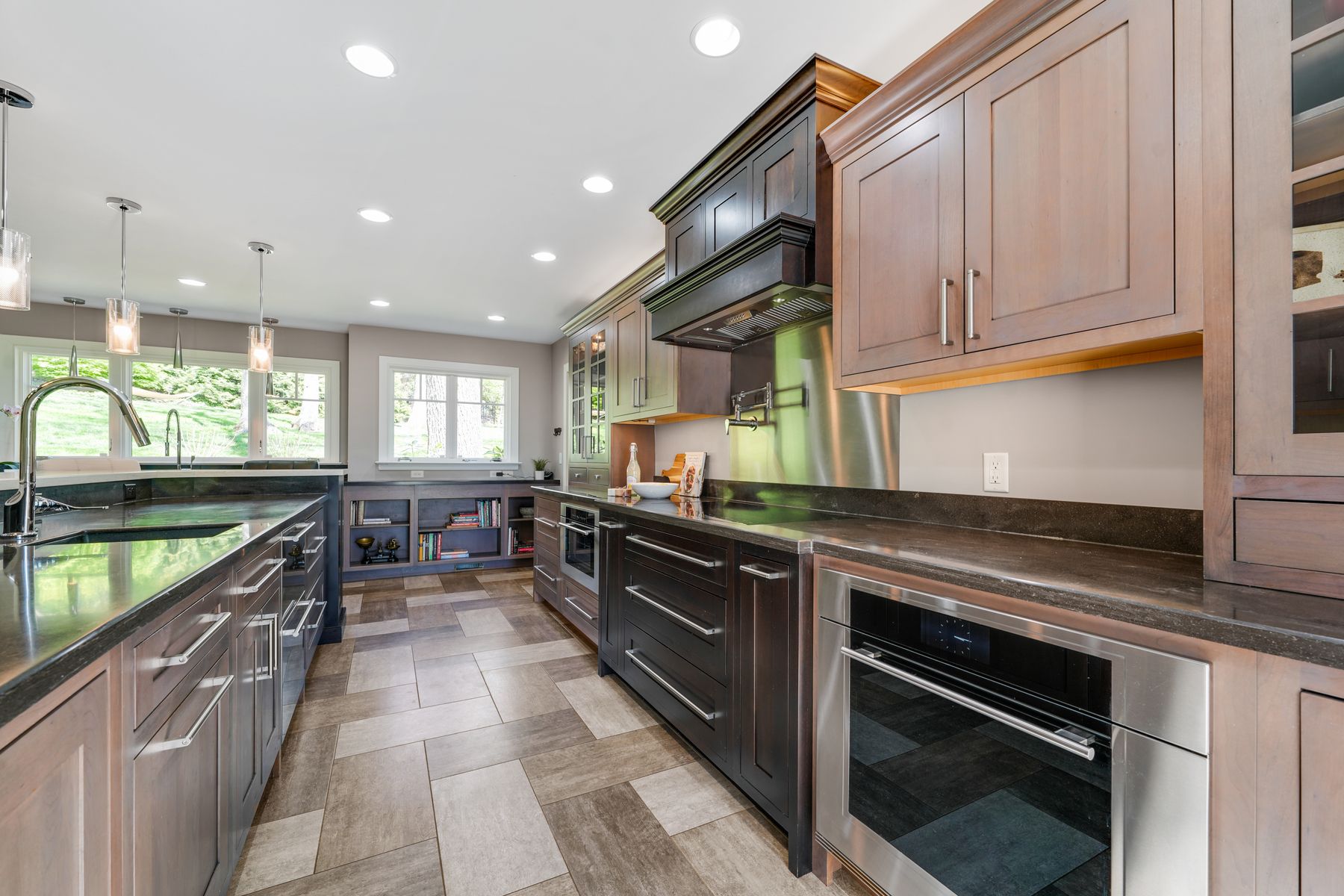 18 Canterbury Lane 