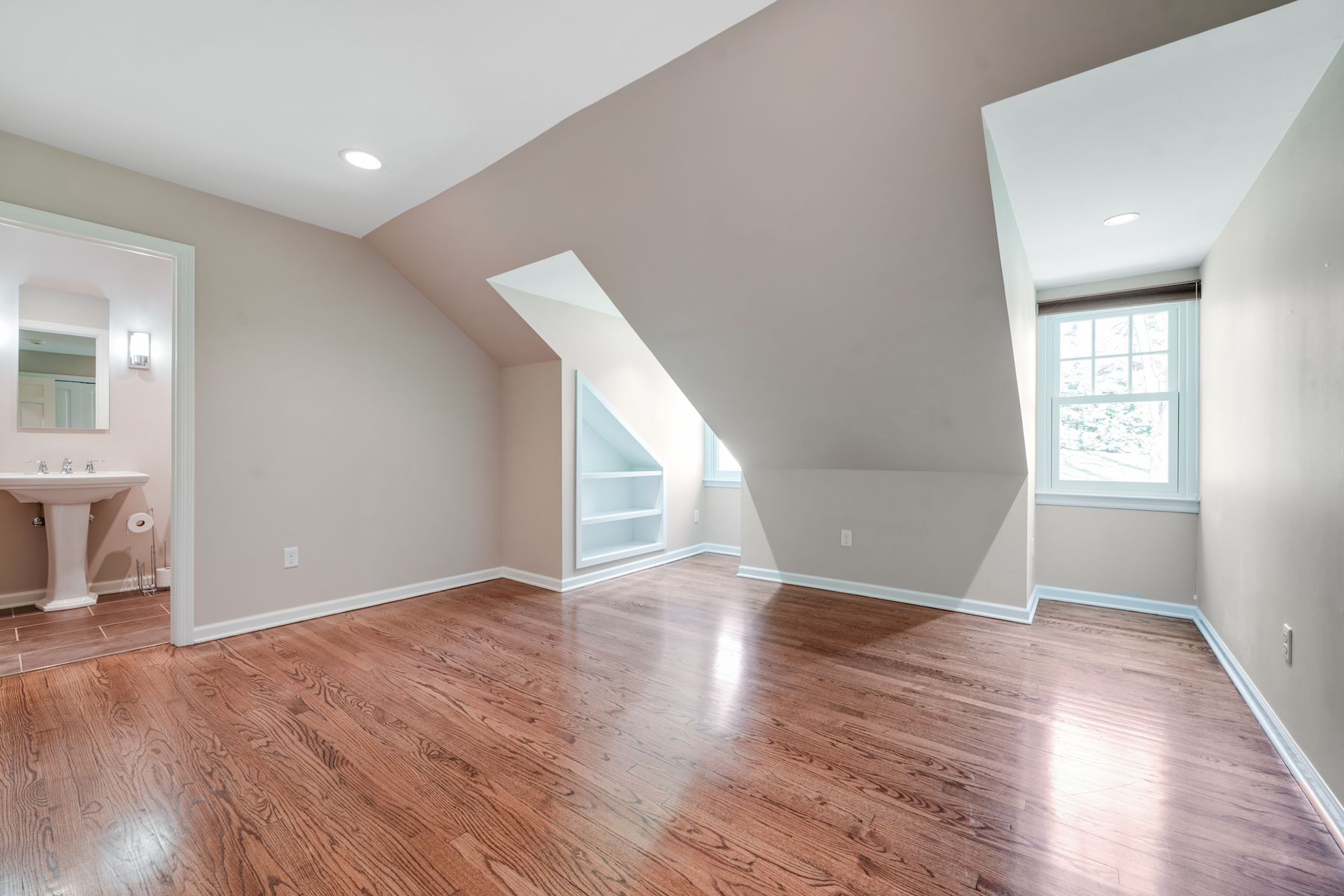 18 Canterbury Lane 