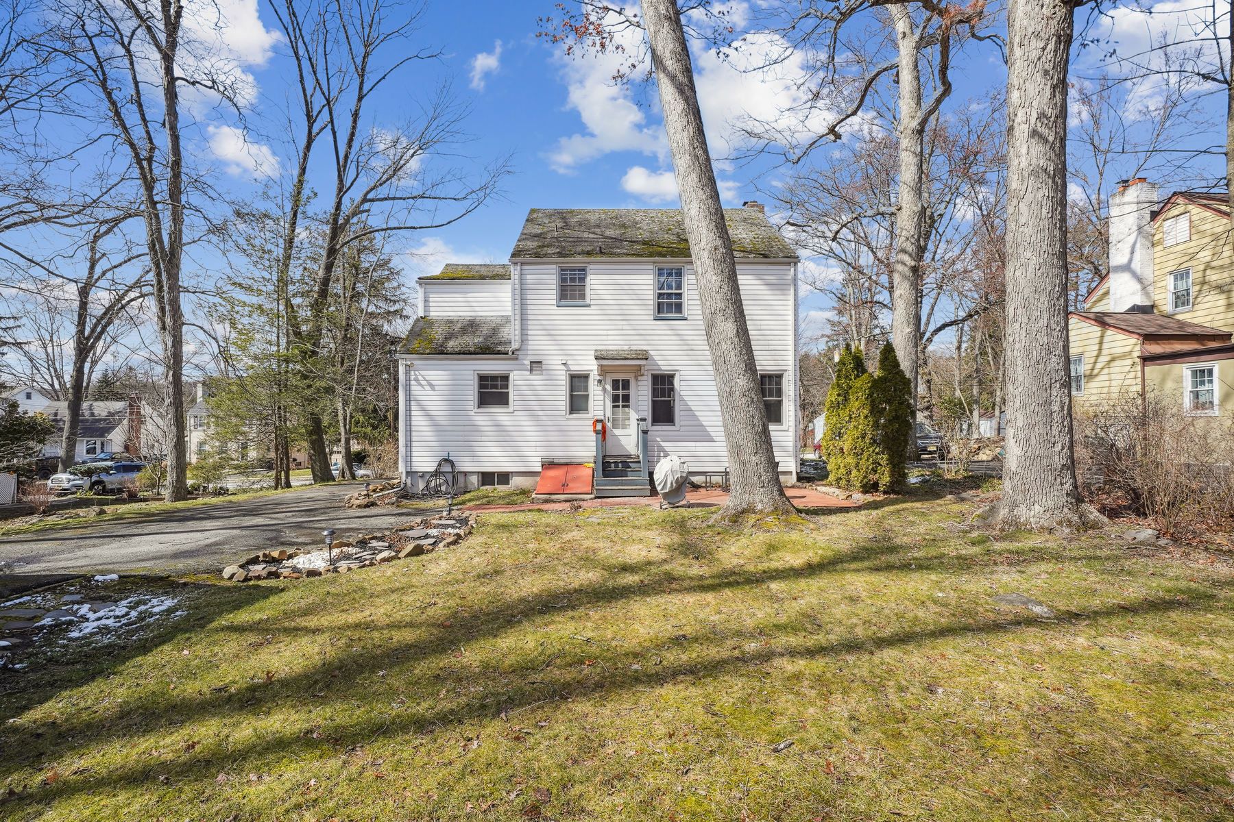 22 Sheridan Avenue 