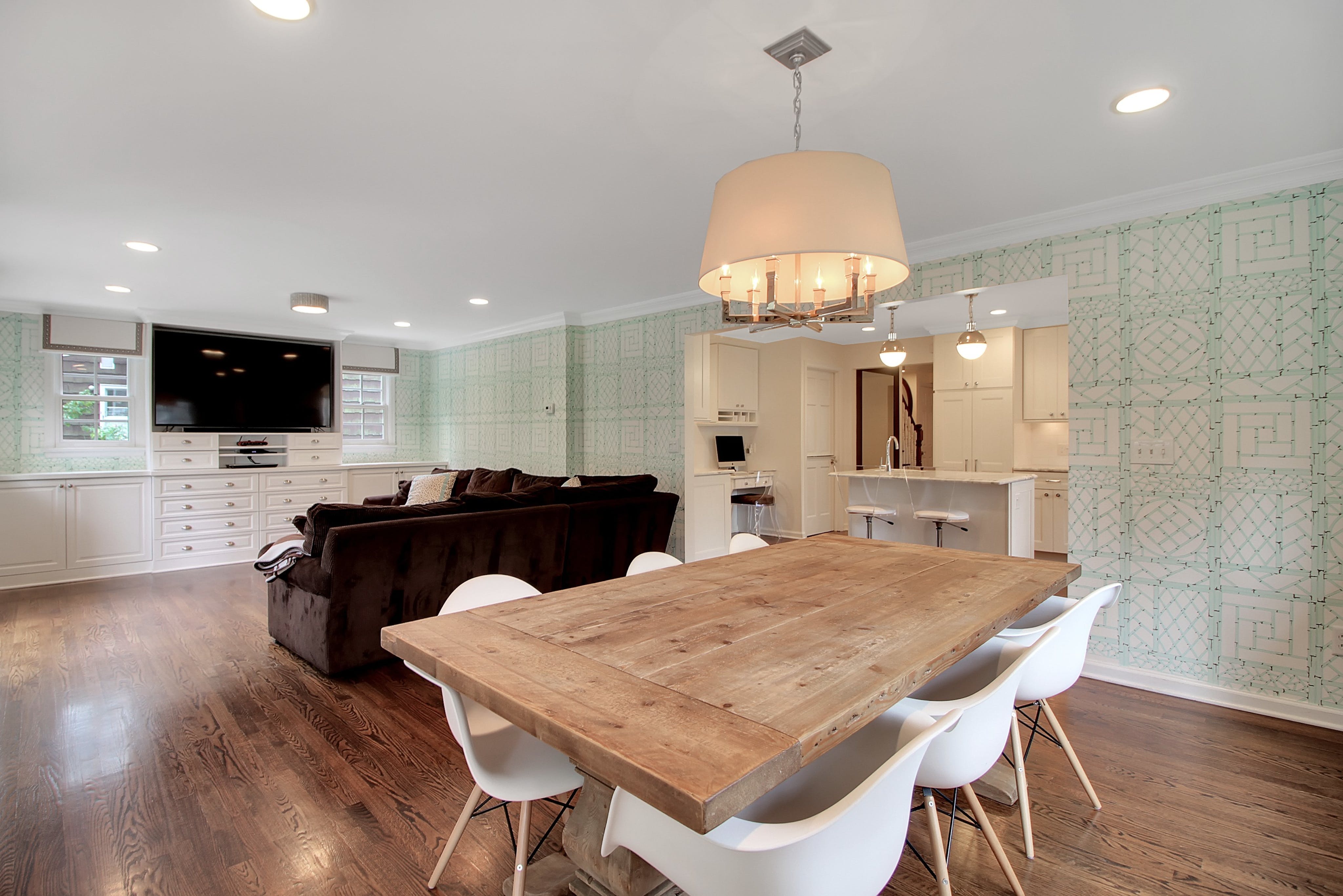 167 Colonial Road 