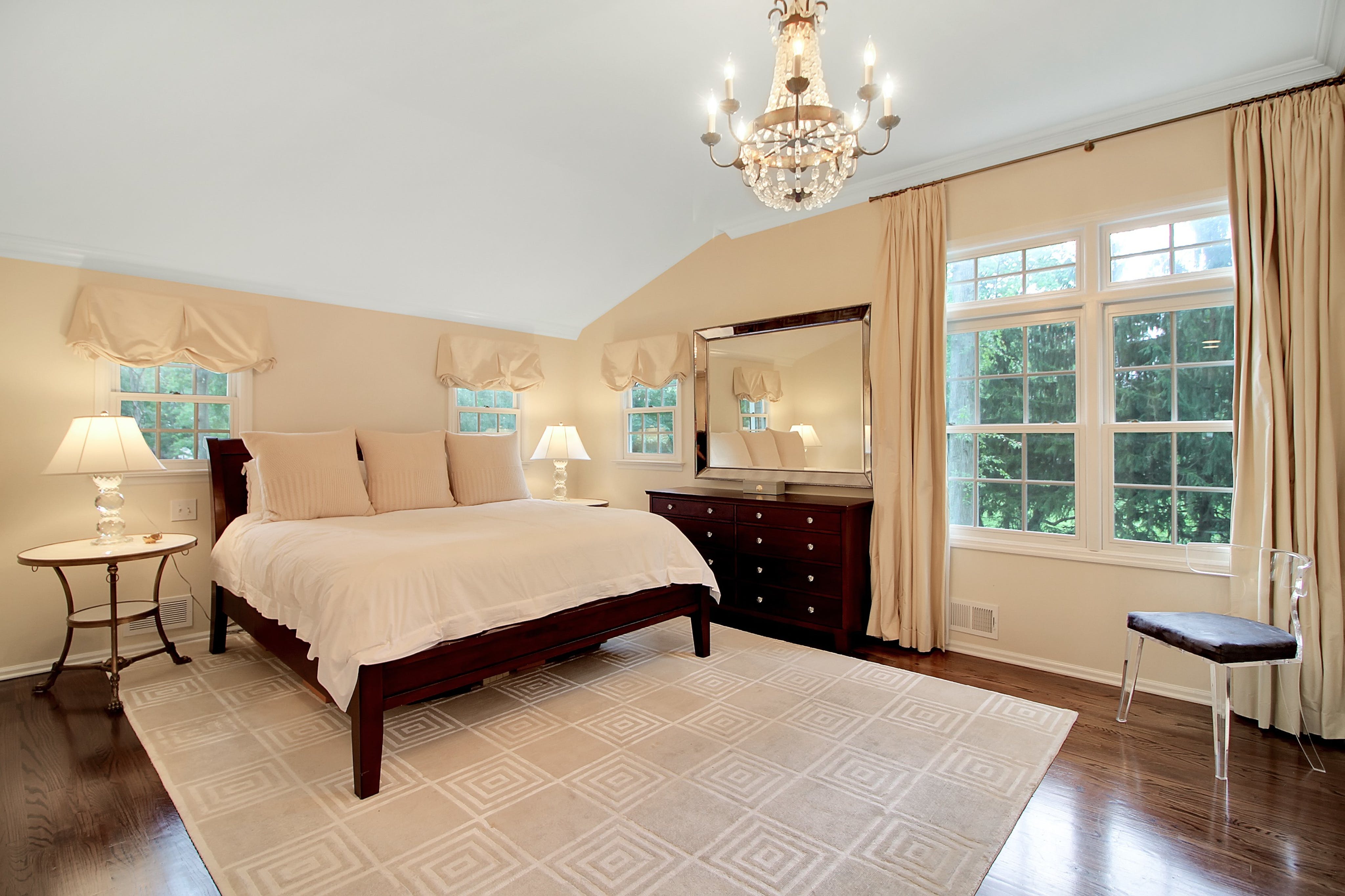 167 Colonial Road 