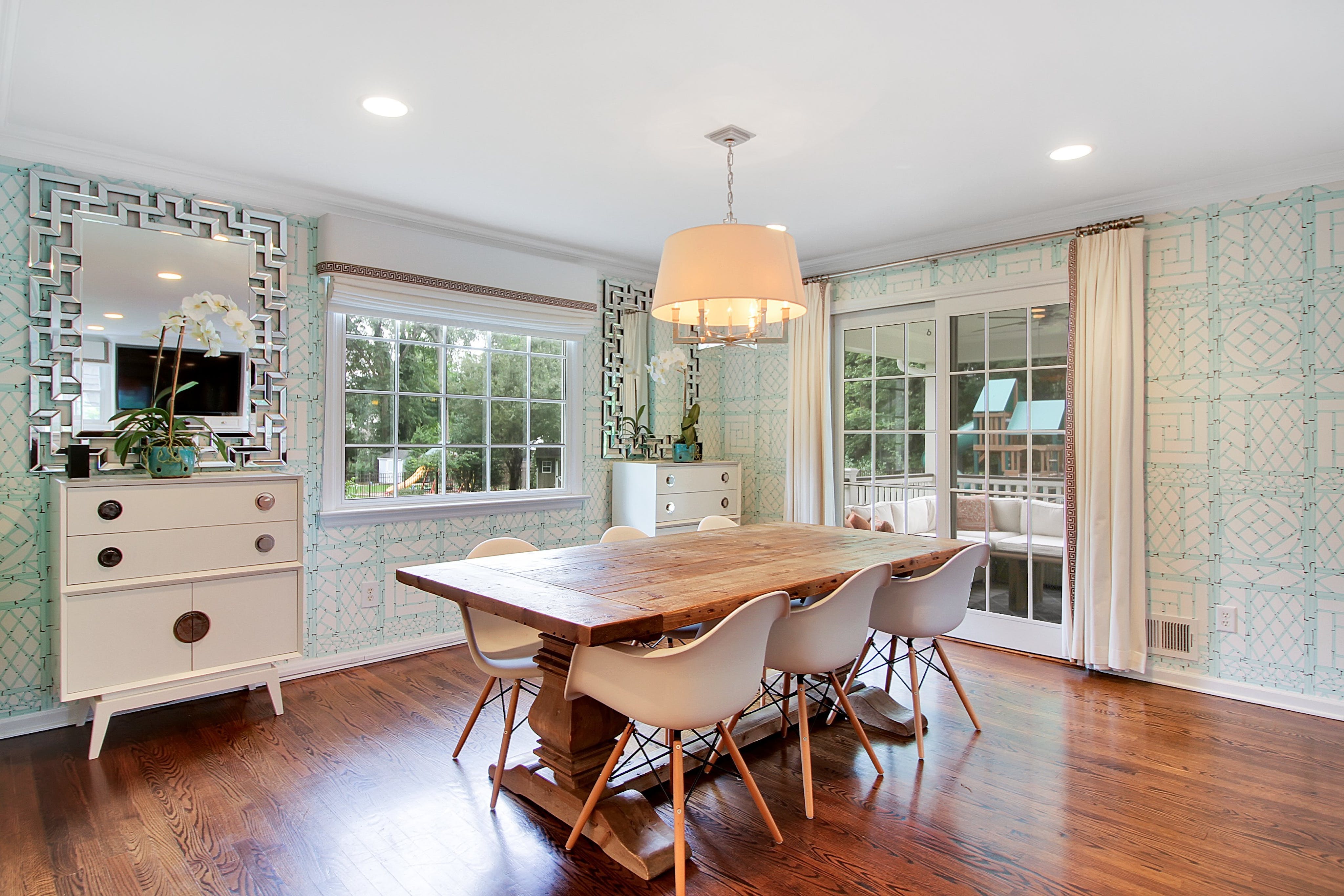 167 Colonial Road 