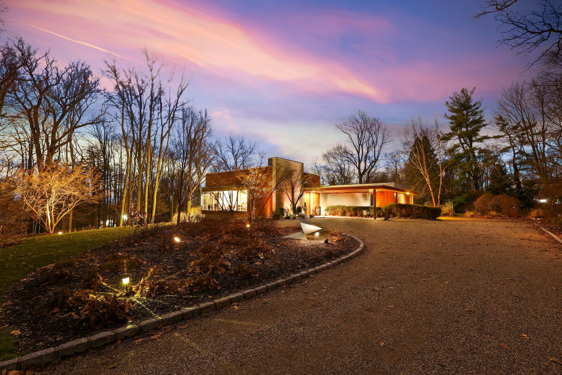 16 Tulip Avenue 