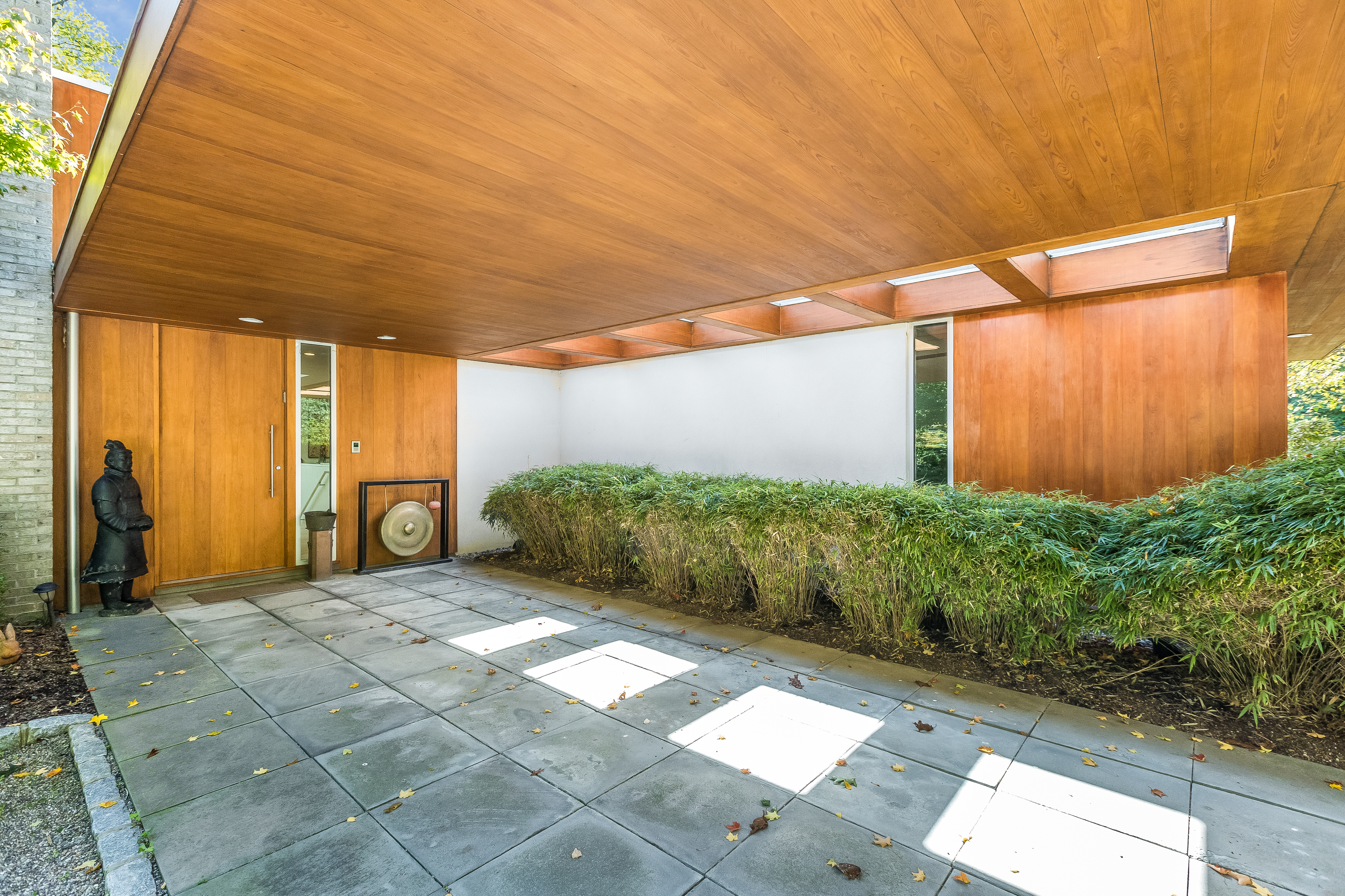 16 Tulip Avenue 