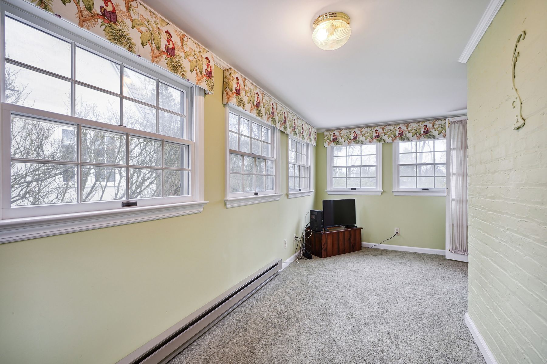 19 Oakley Avenue 