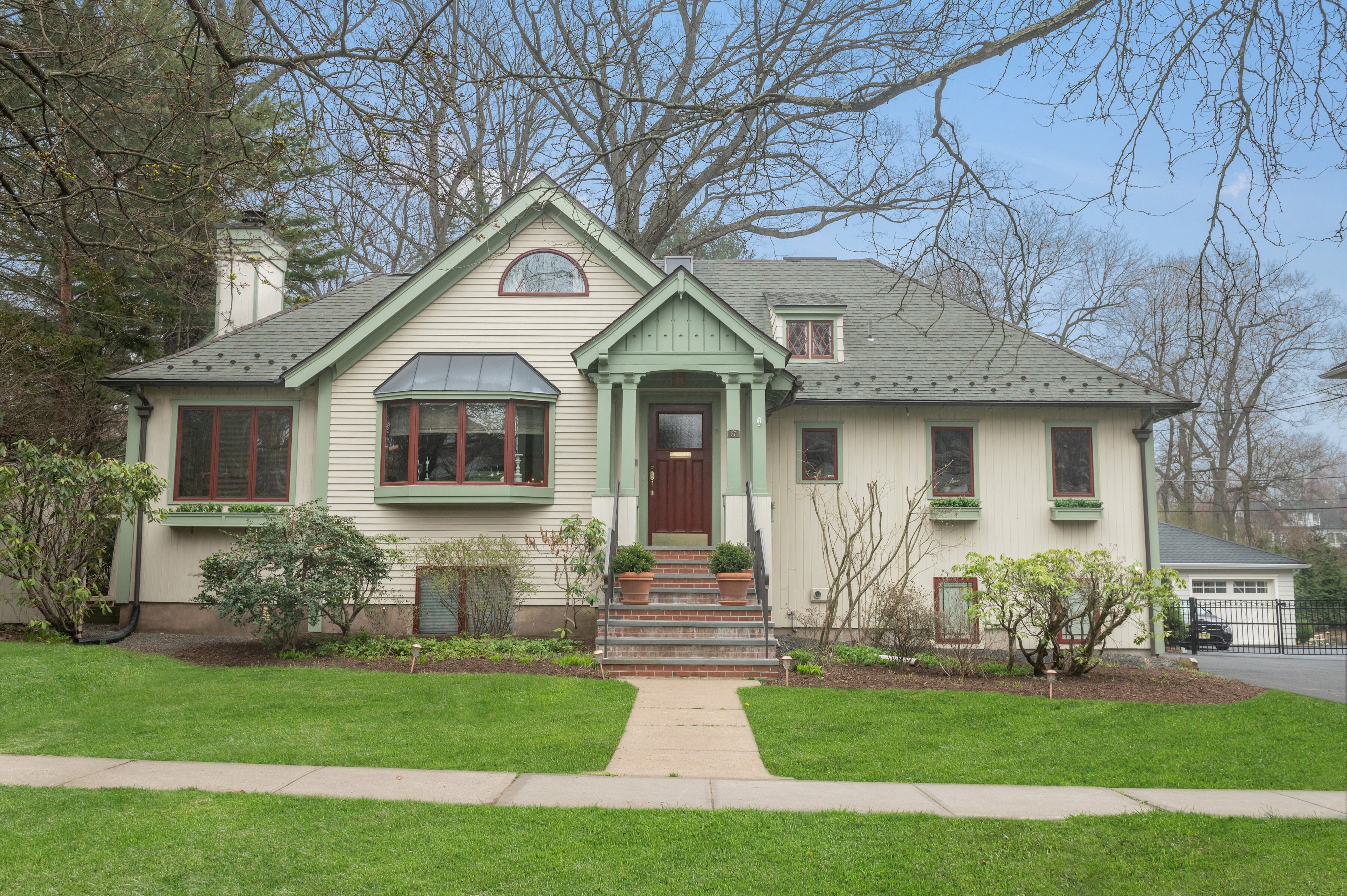 37 Waldron Avenue 