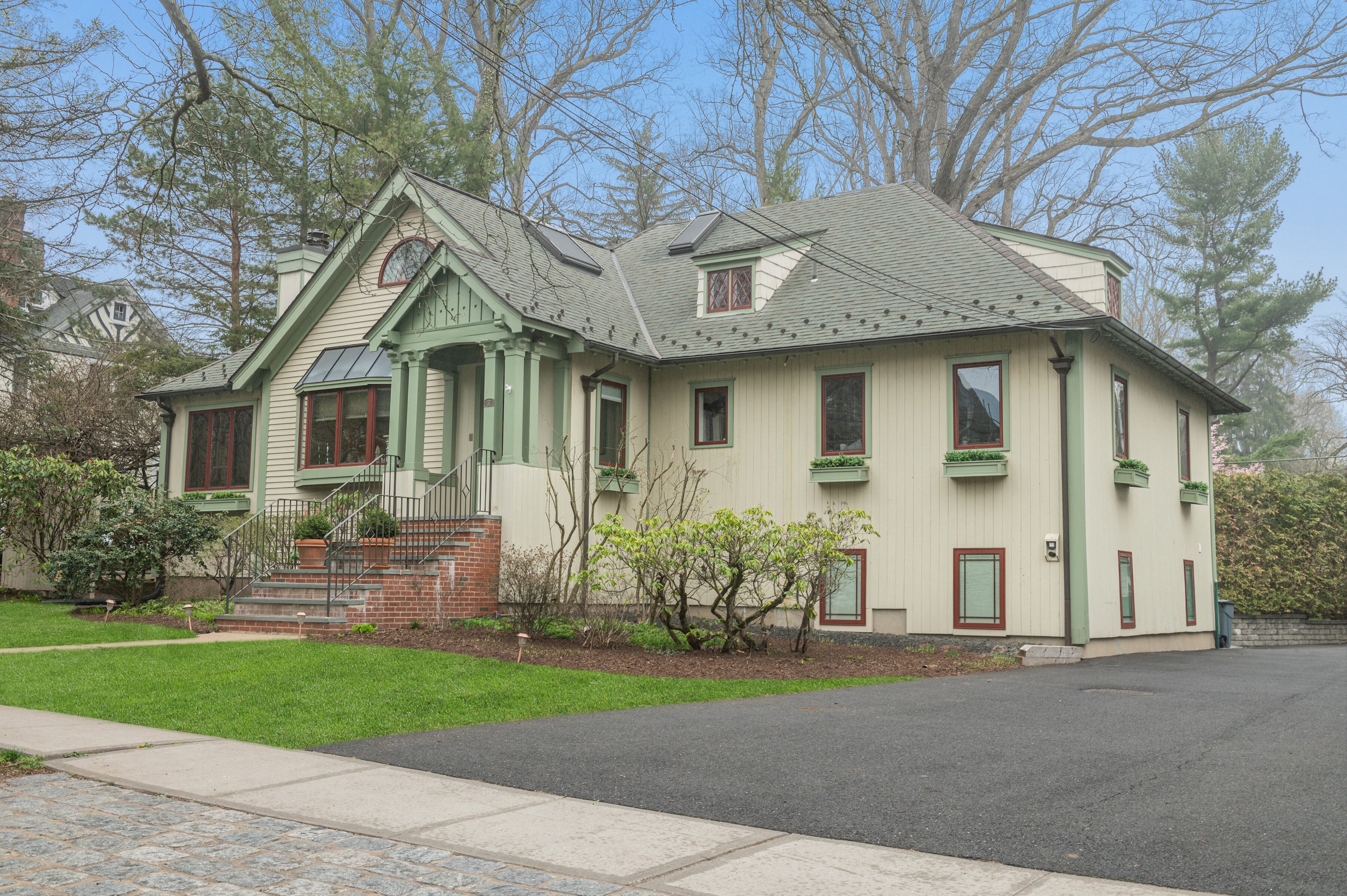 37 Waldron Avenue 
