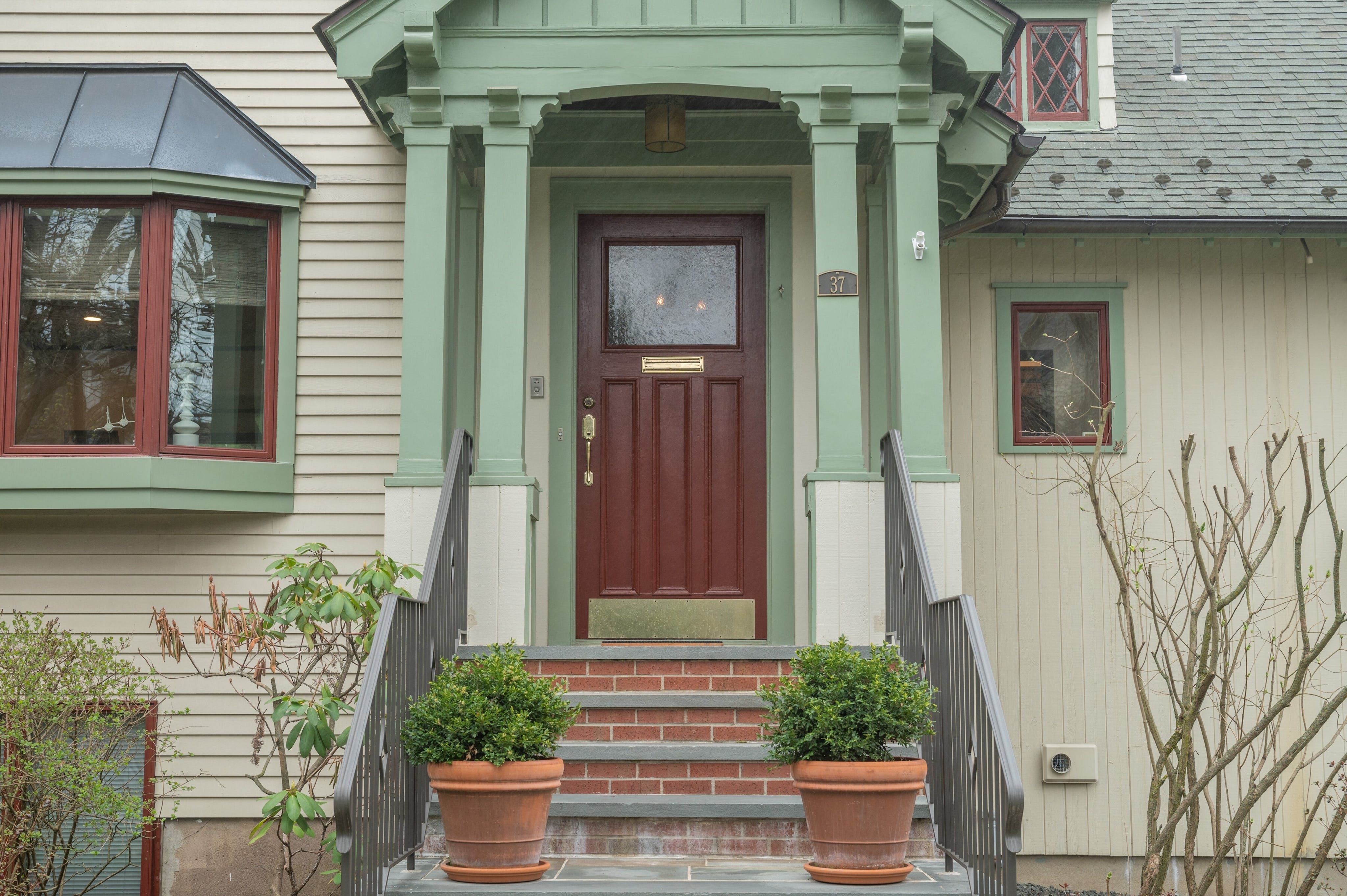 37 Waldron Avenue 