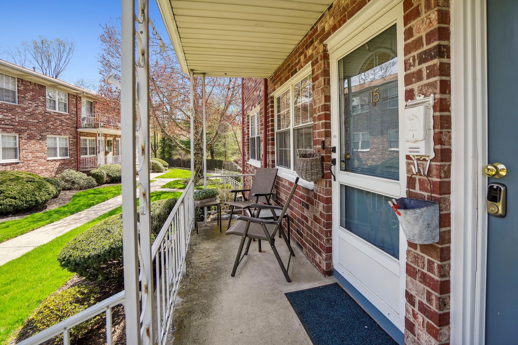 800 Old Springfield Avenue 