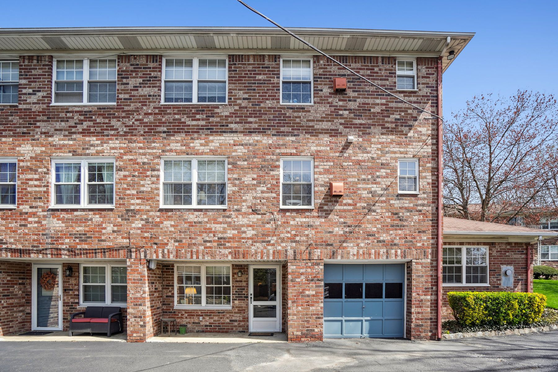 800 Old Springfield Avenue 
