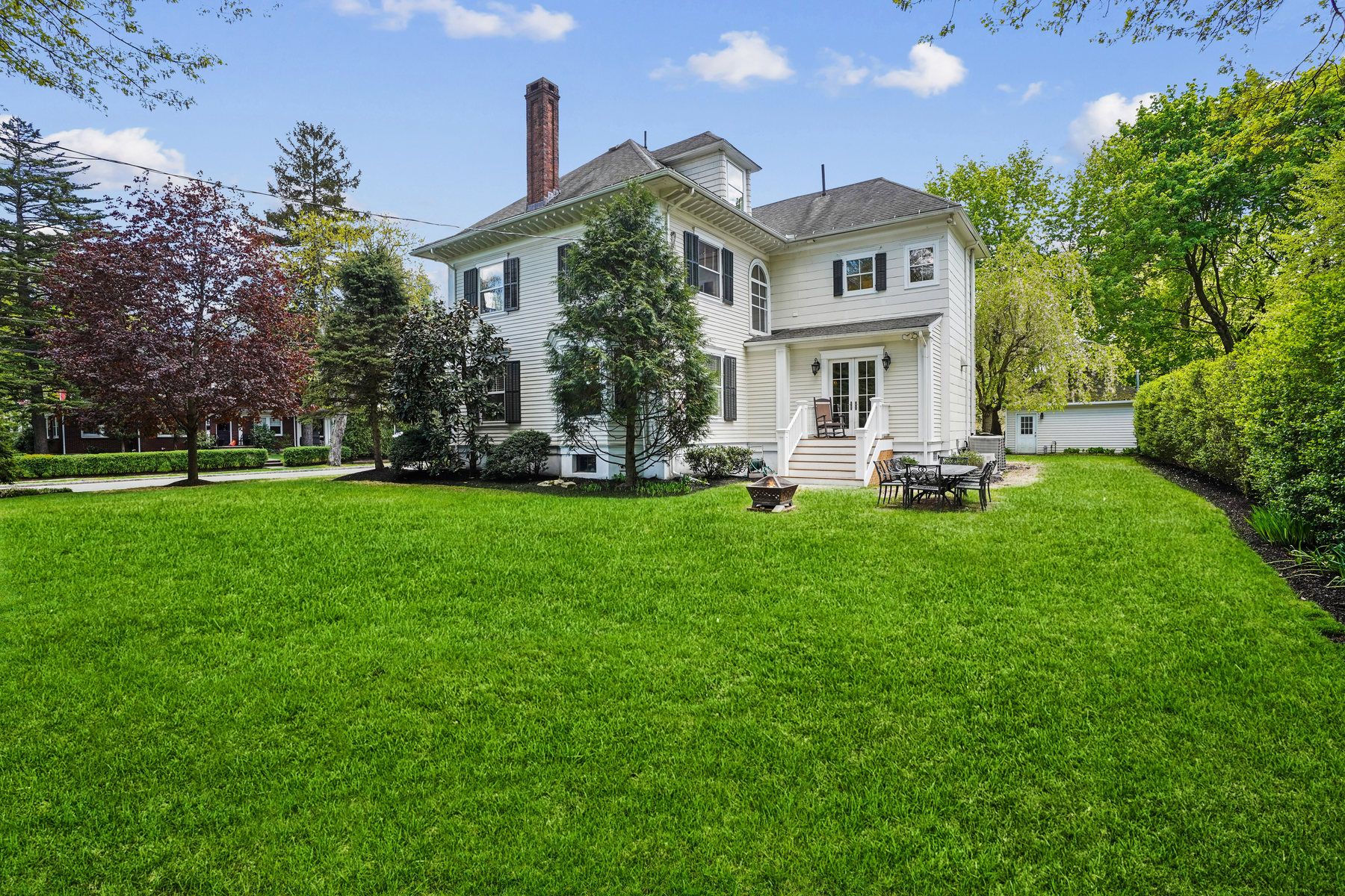 109 Maple Street 