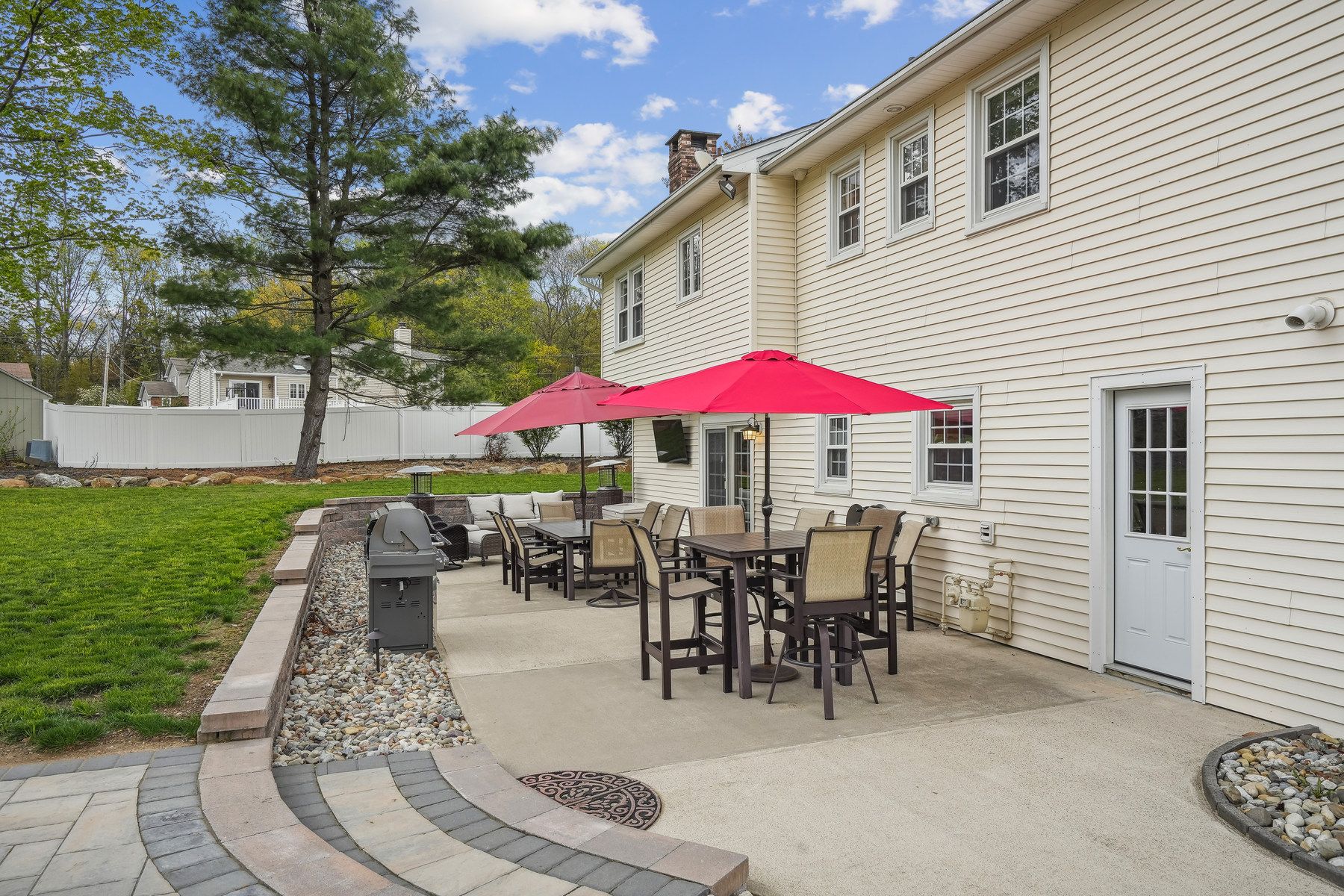 7 Glenn Dr 