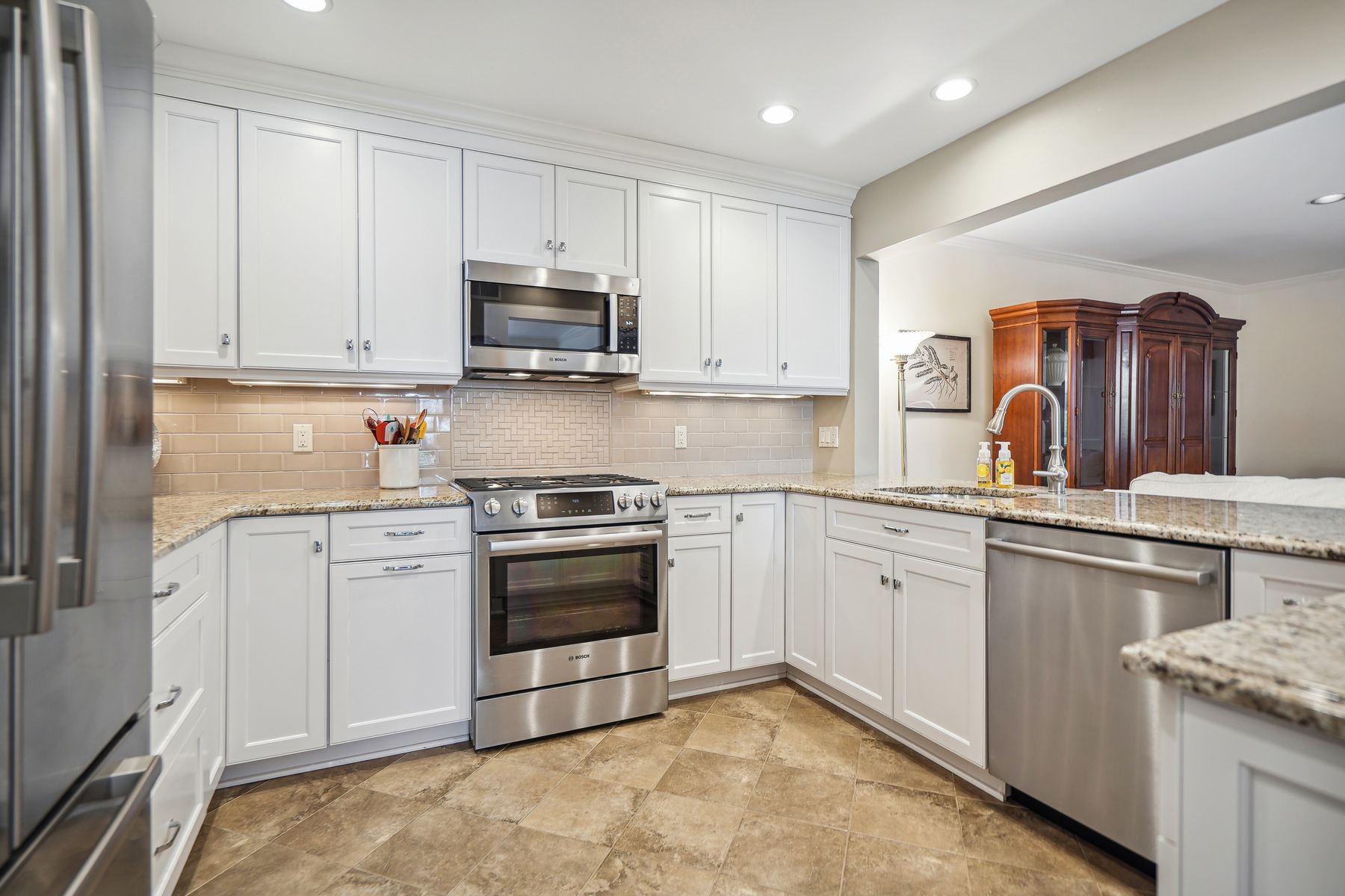 48 Averell Dr 