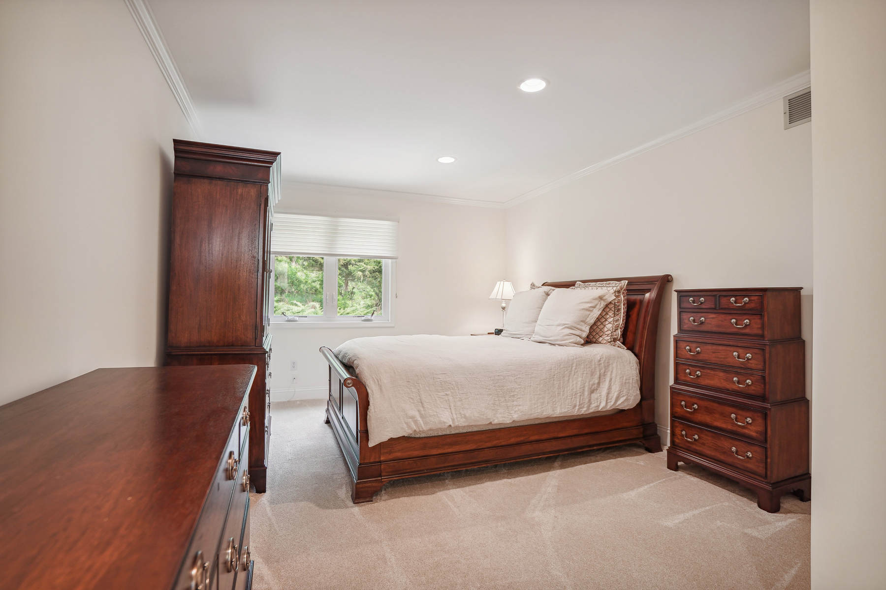 48 Averell Dr 