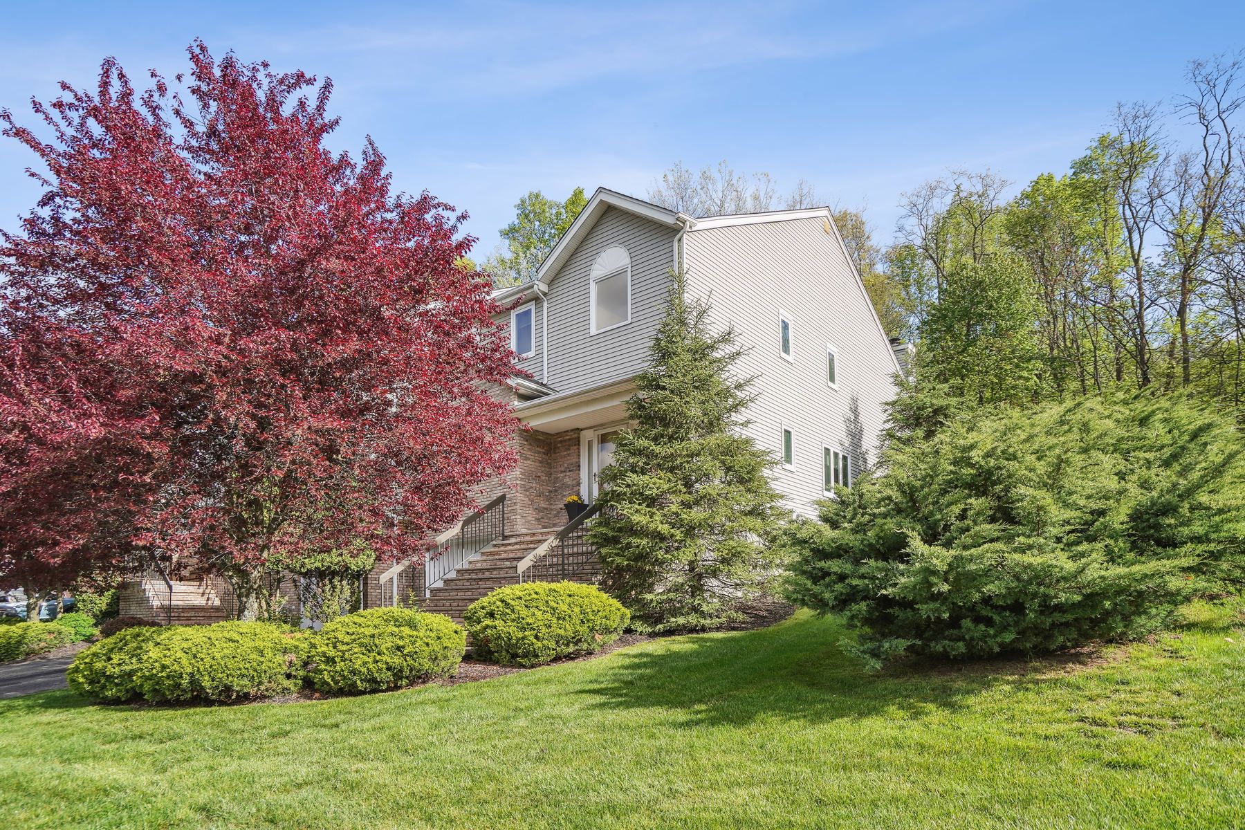 48 Averell Dr 