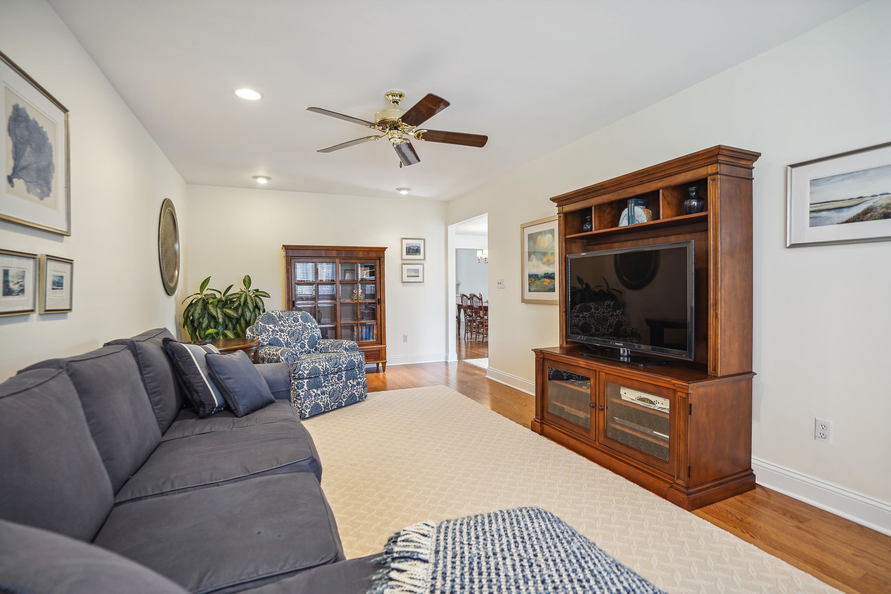 48 Averell Dr 