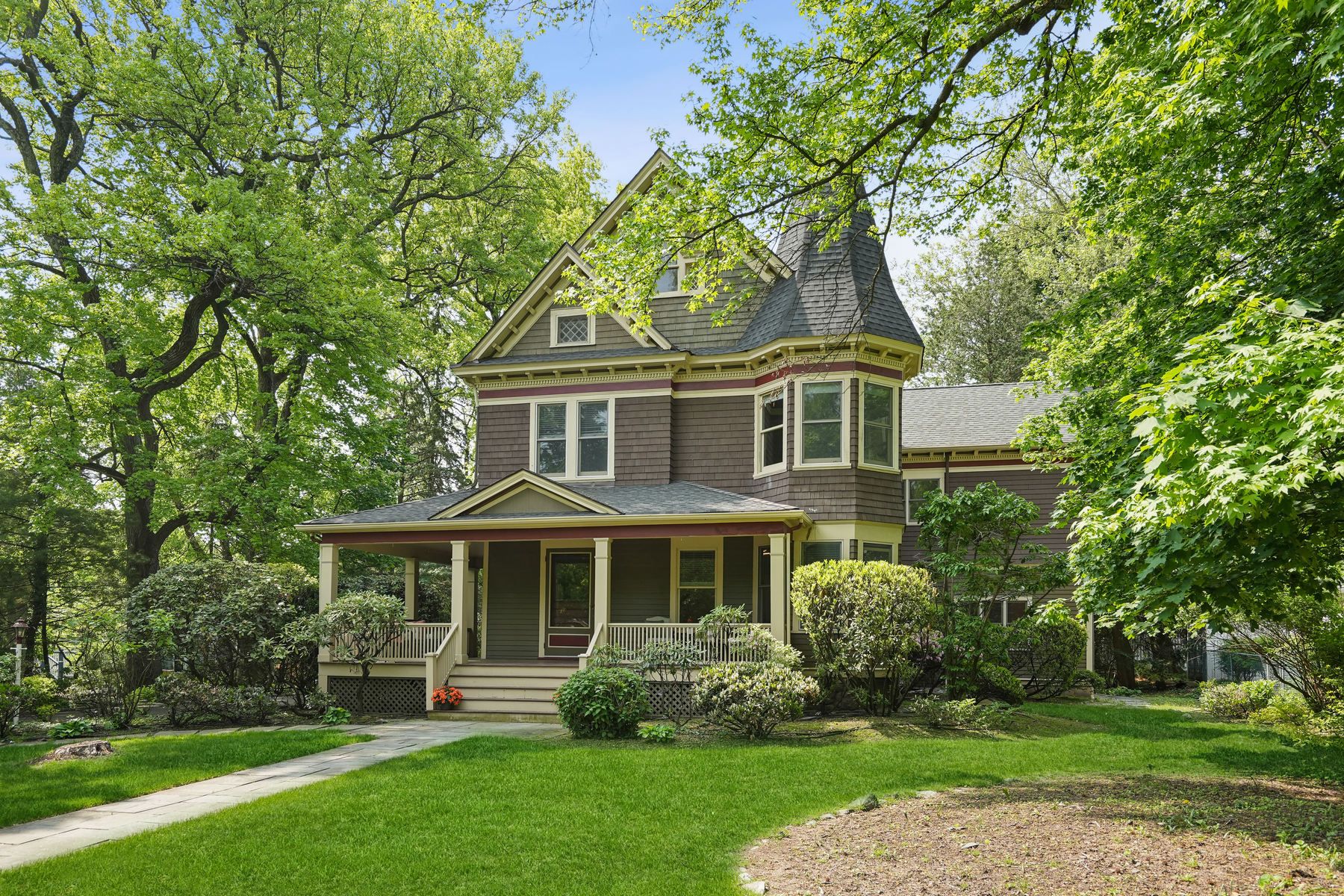 142 Lorraine Avenue 