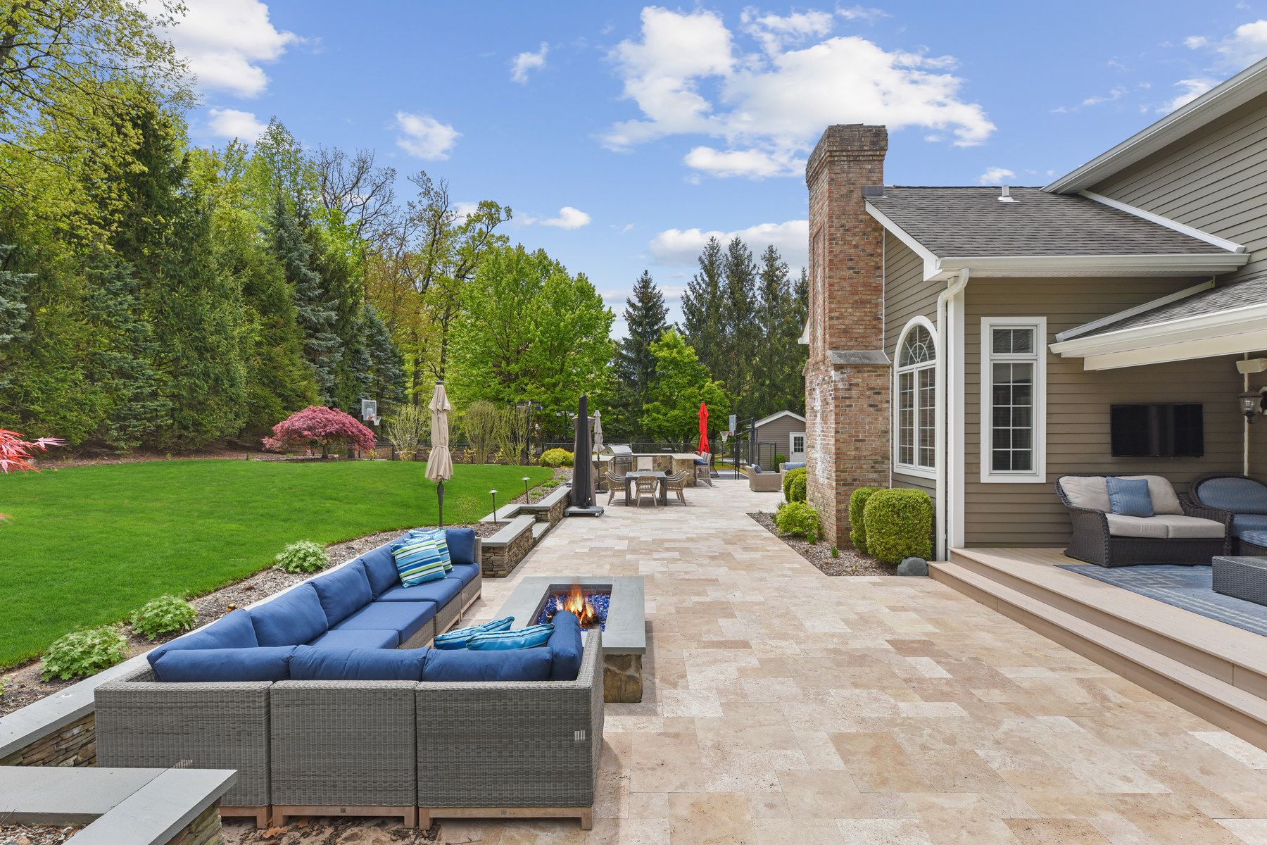 40 Westmount Drive 