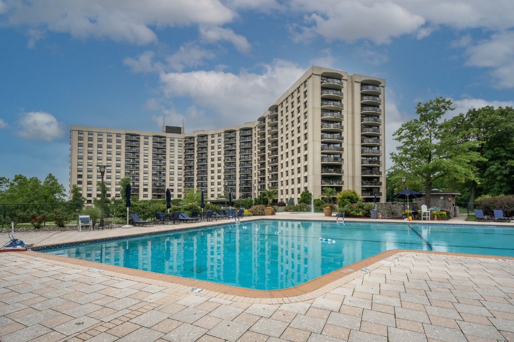 2 Claridge Drive, #9AE 