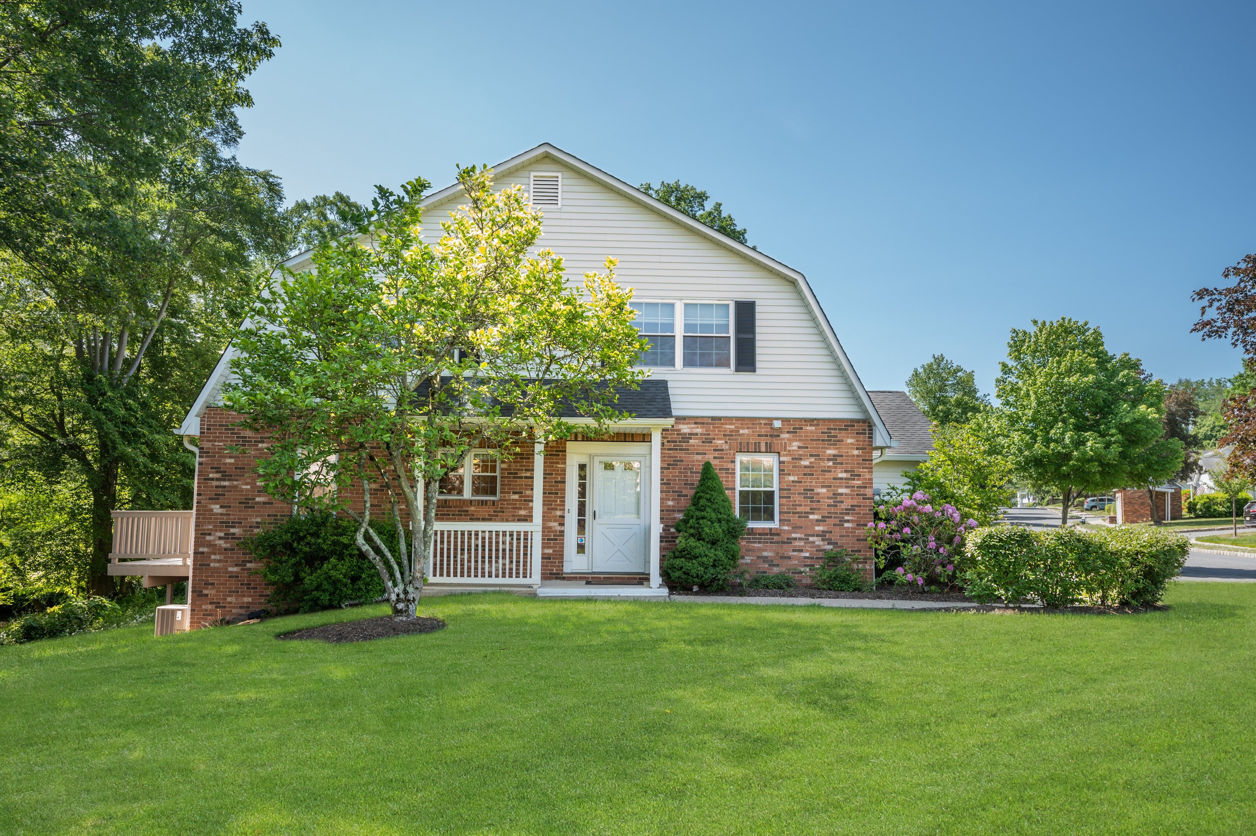 40 Coachlight Drive 