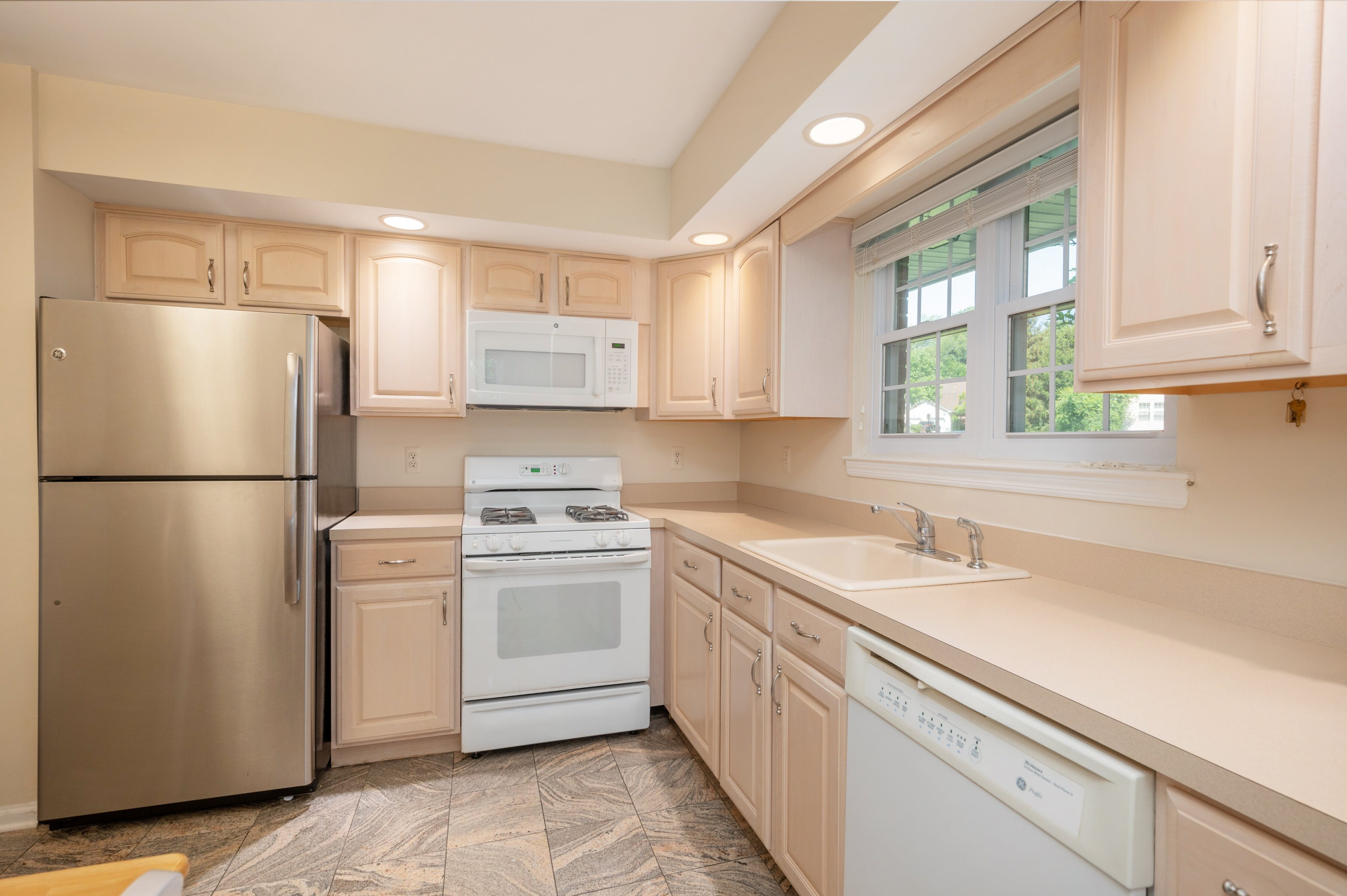 40 Coachlight Drive 