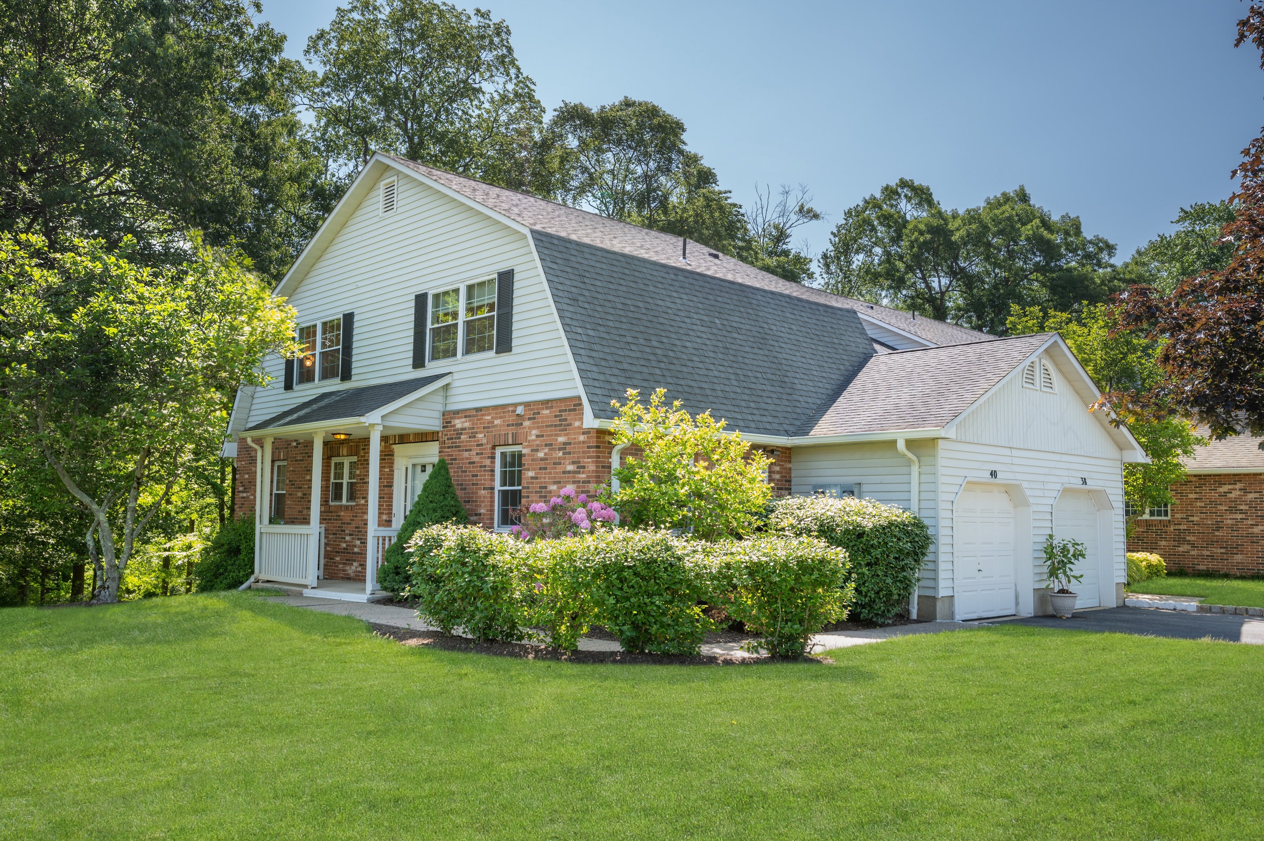 40 Coachlight Drive 
