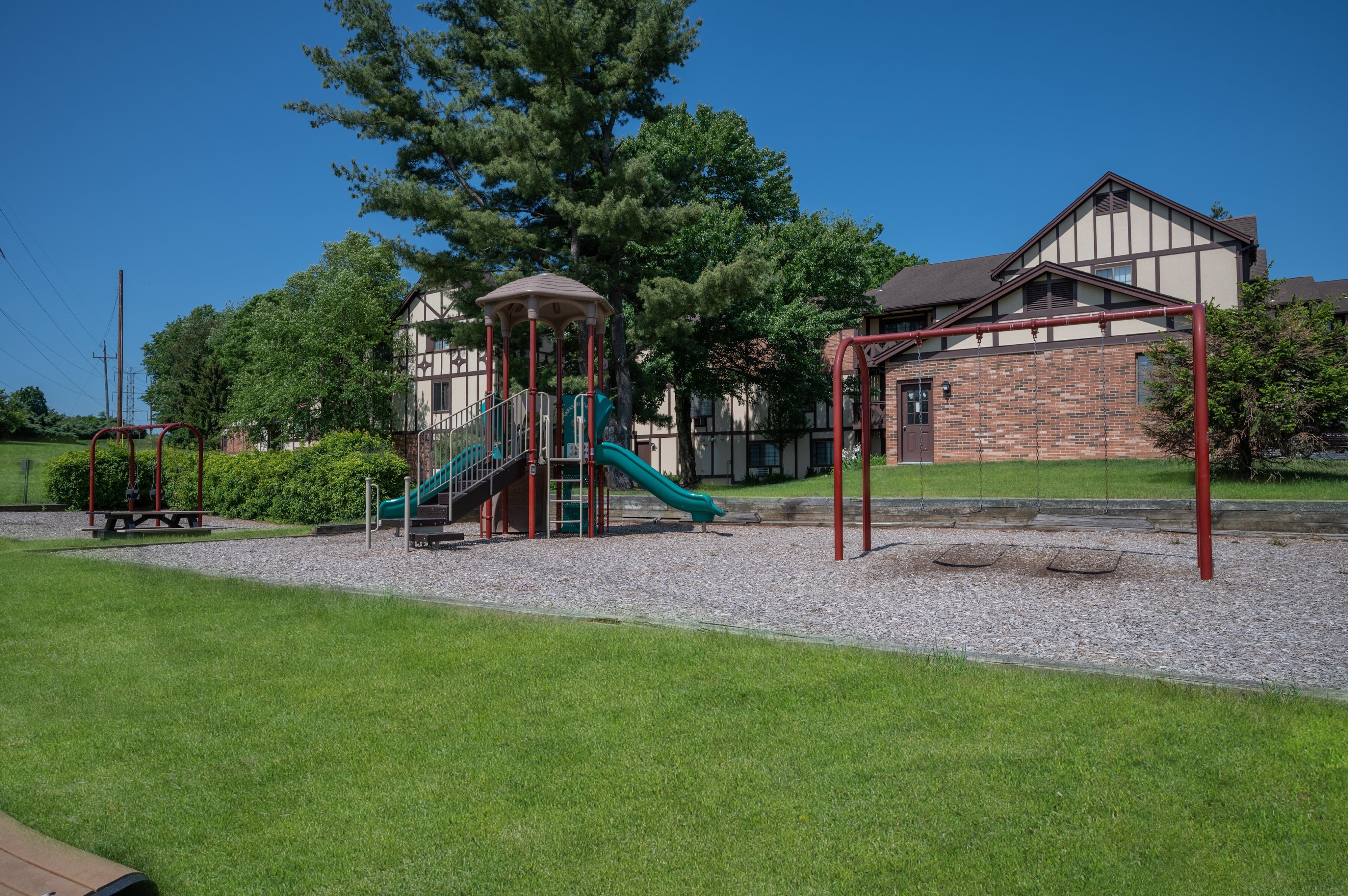 40 Coachlight Drive 