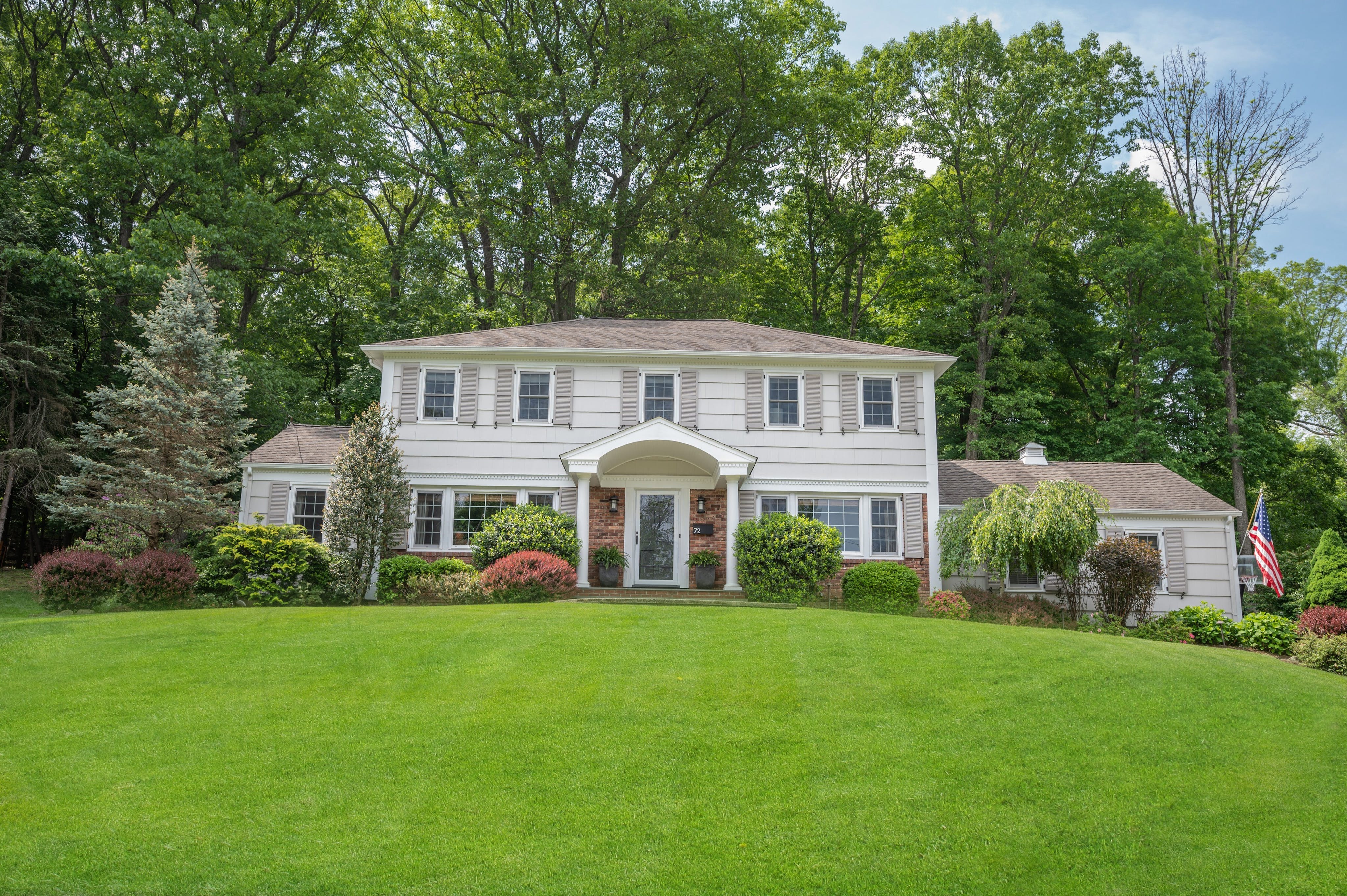 72 Candlewood Drive 