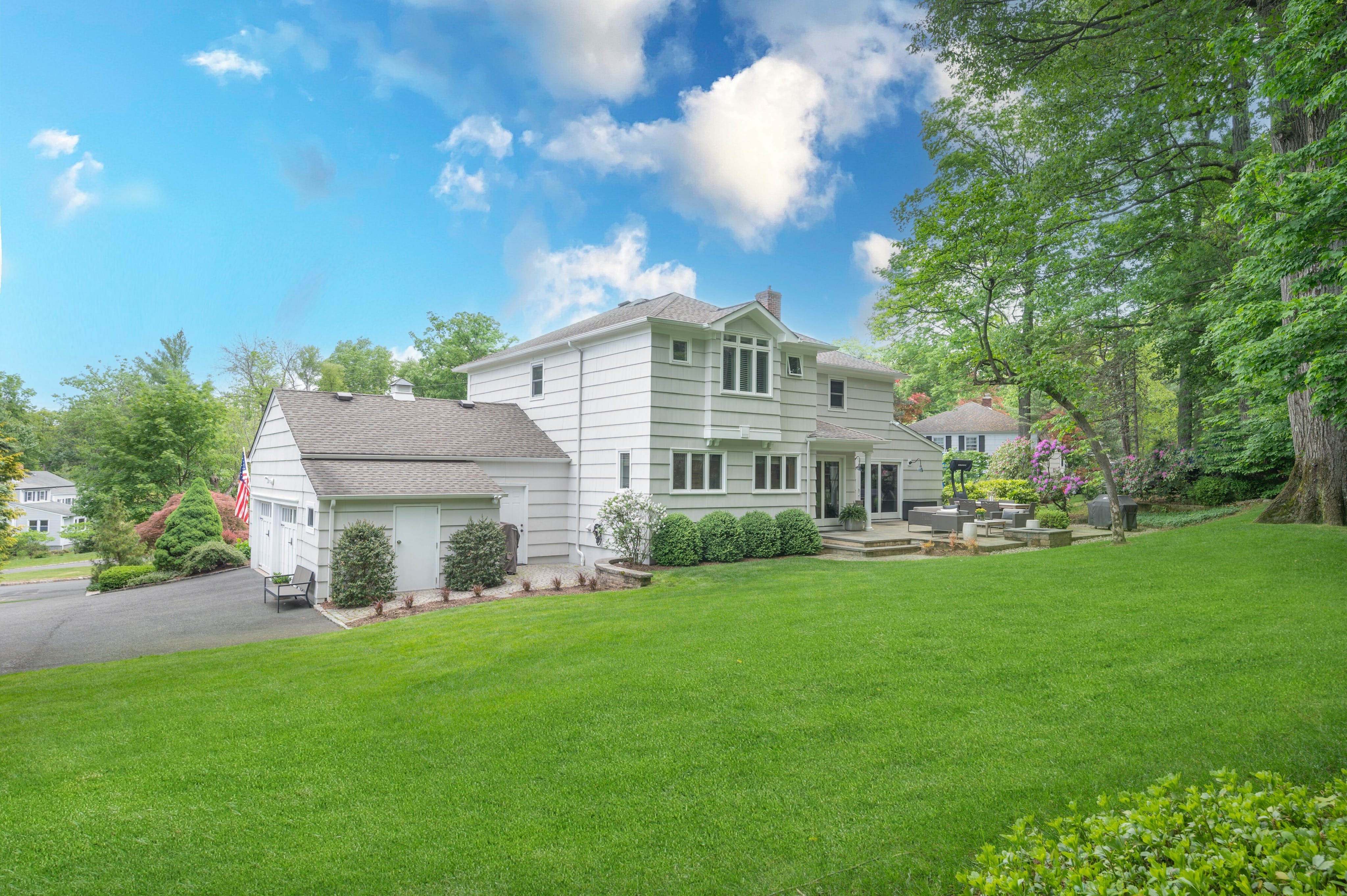 72 Candlewood Drive 