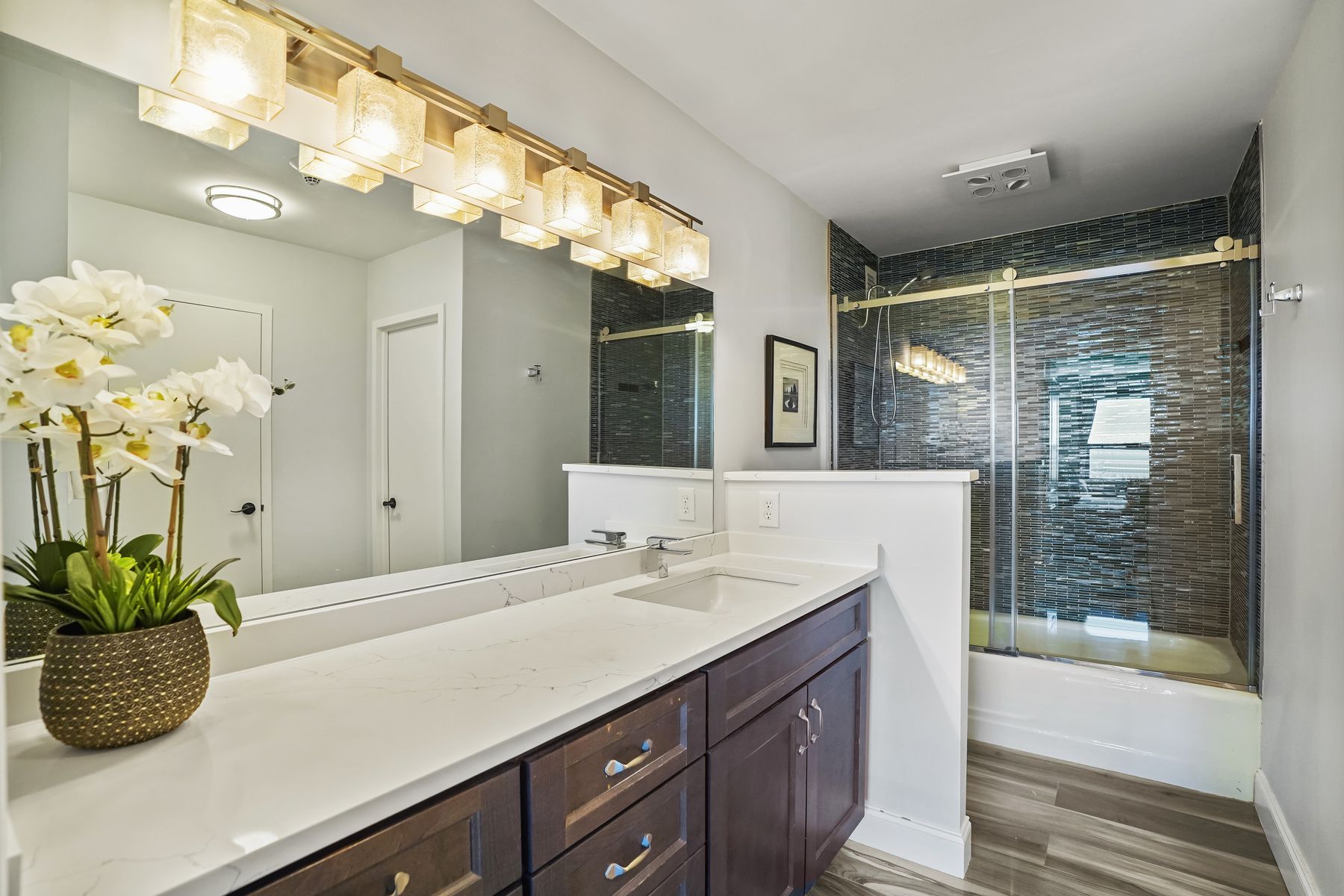 2 Claridge Dr, 10EE Unit# 10EE