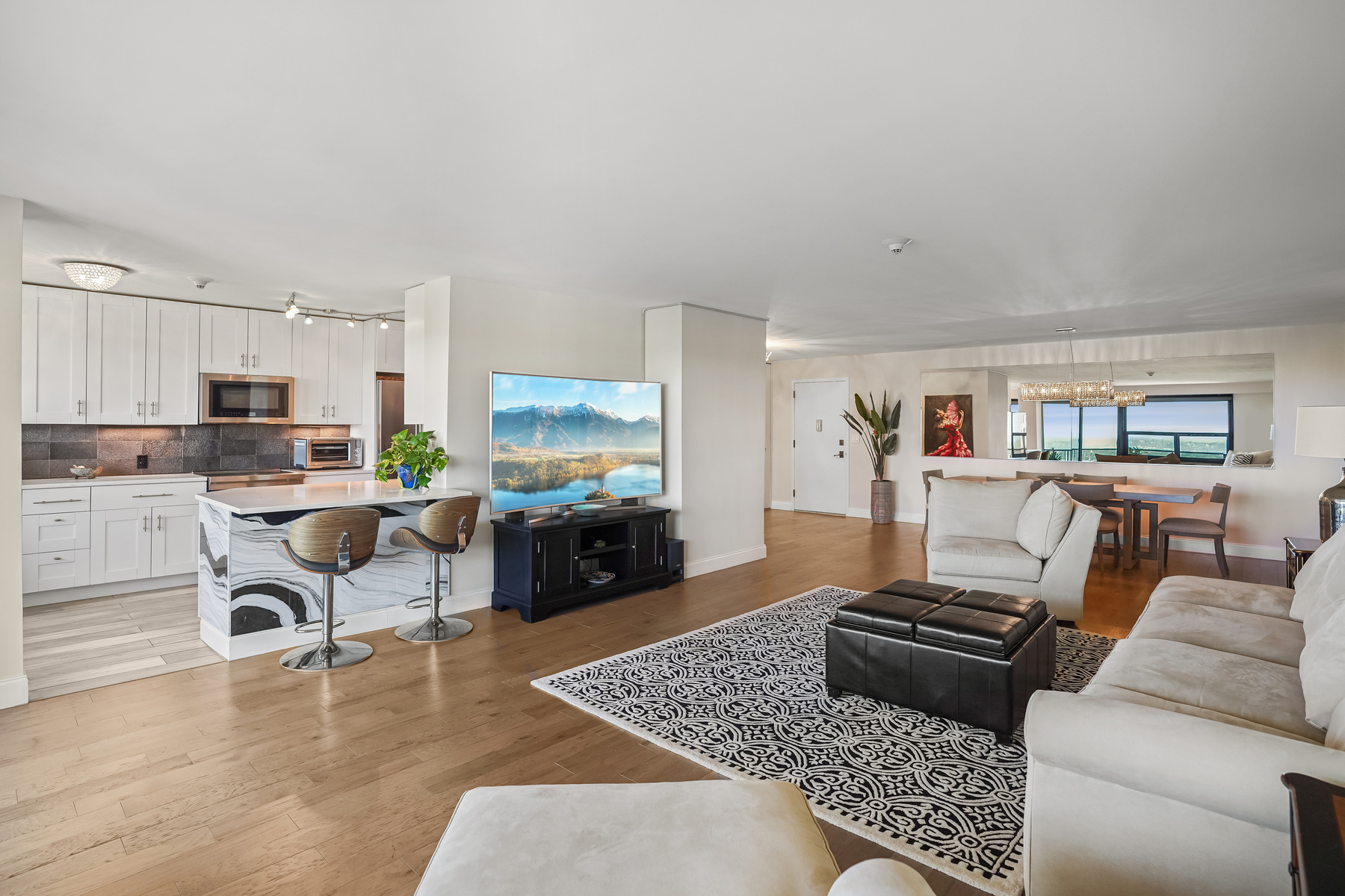 2 Claridge Dr, 10EE Unit# 10EE