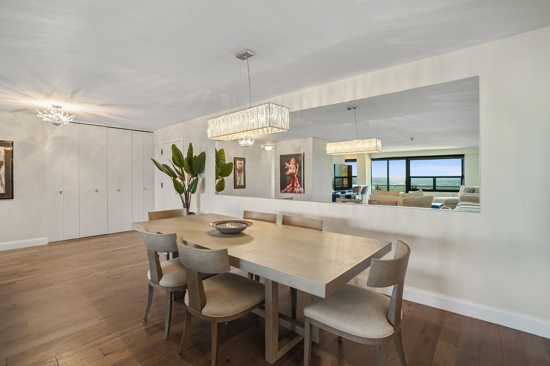 2 Claridge Dr, 10EE Unit# 10EE