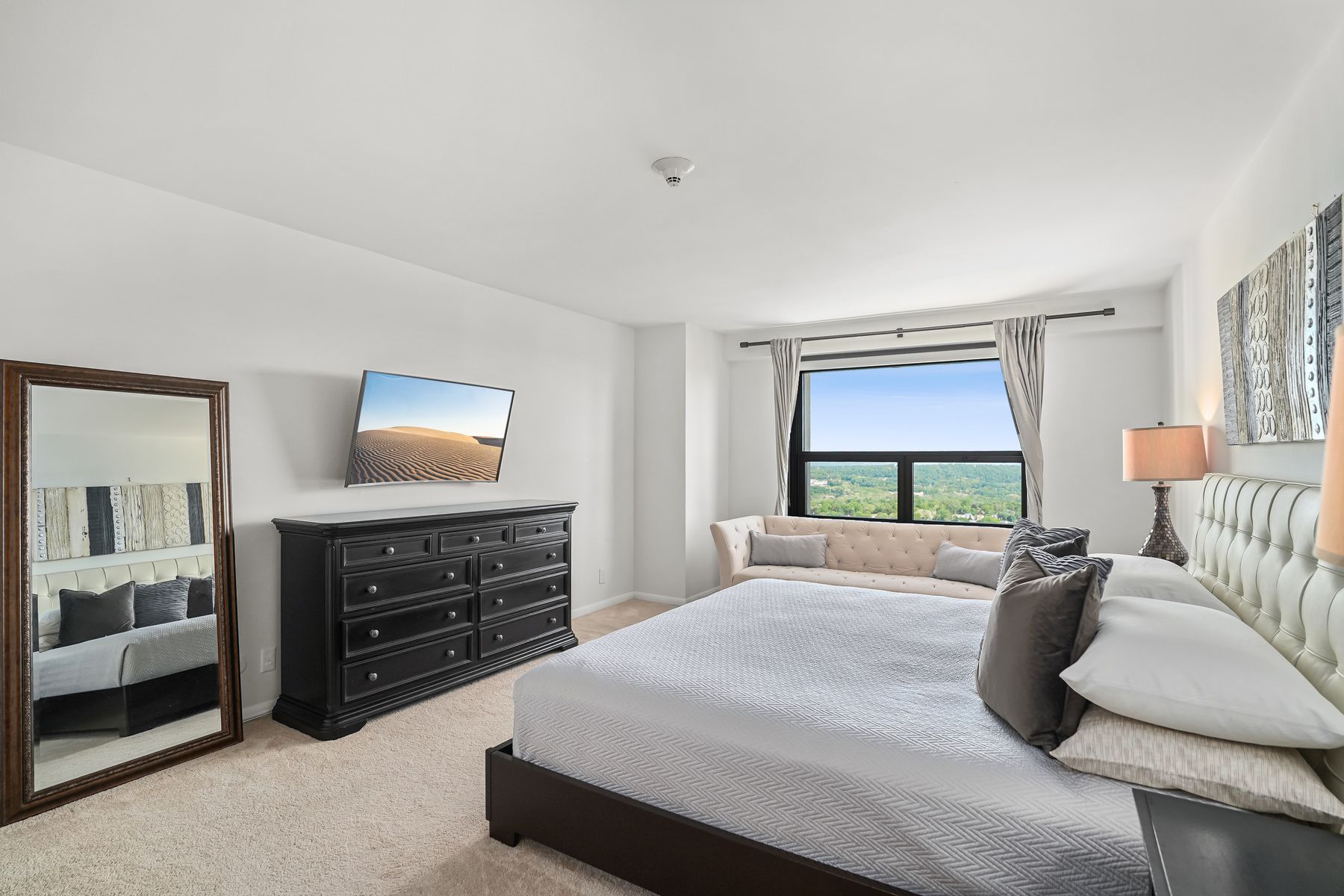 2 Claridge Dr, 10EE Unit# 10EE