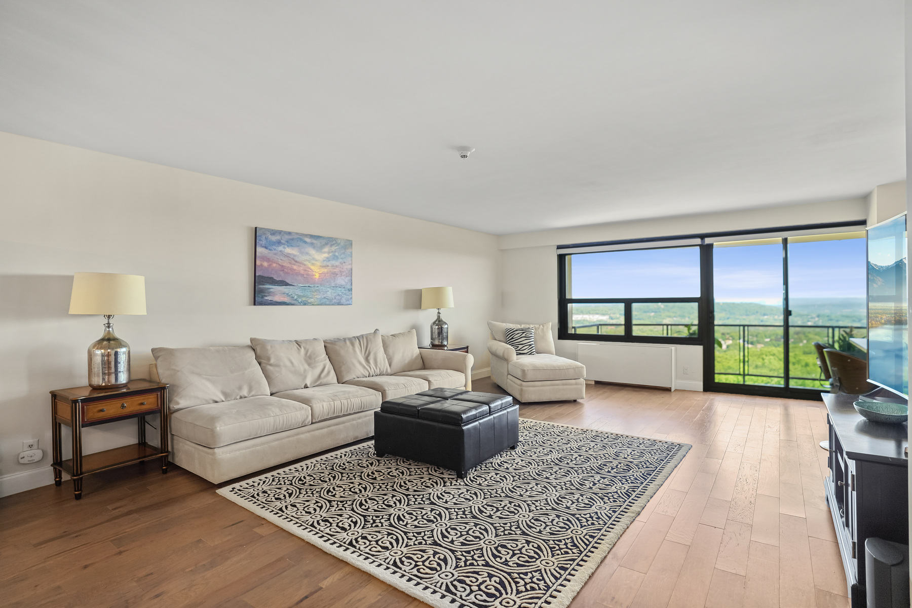 2 Claridge Dr, 10EE Unit# 10EE