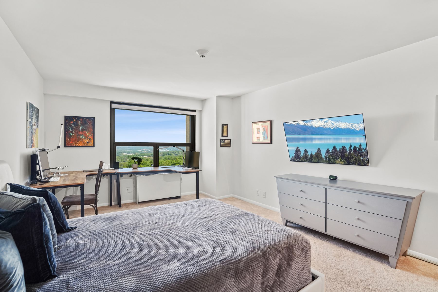 2 Claridge Dr, 10EE Unit# 10EE
