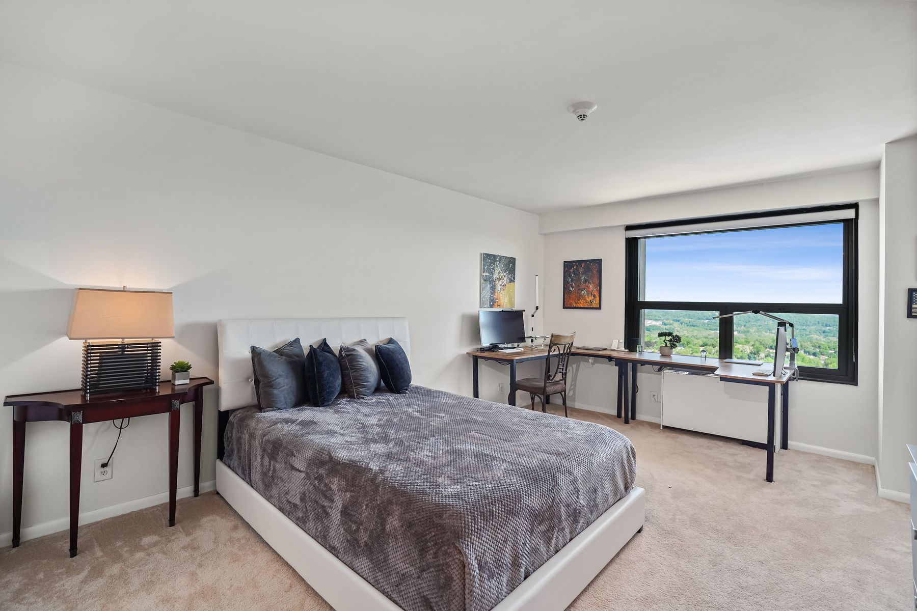 2 Claridge Dr, 10EE Unit# 10EE