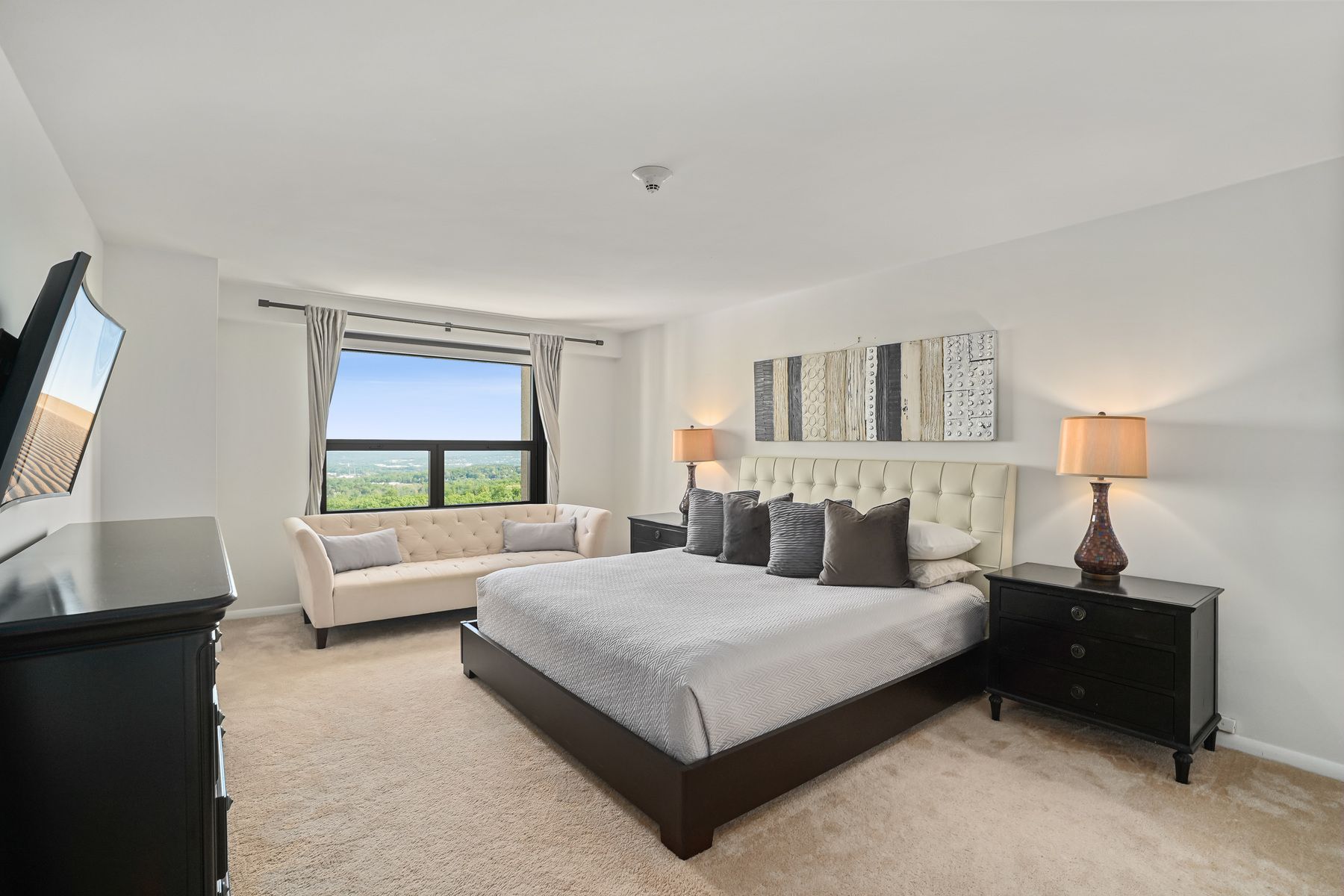 2 Claridge Dr, 10EE Unit# 10EE