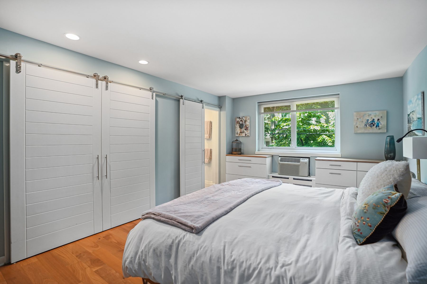 11 Euclid Avenue, Unit 3B 