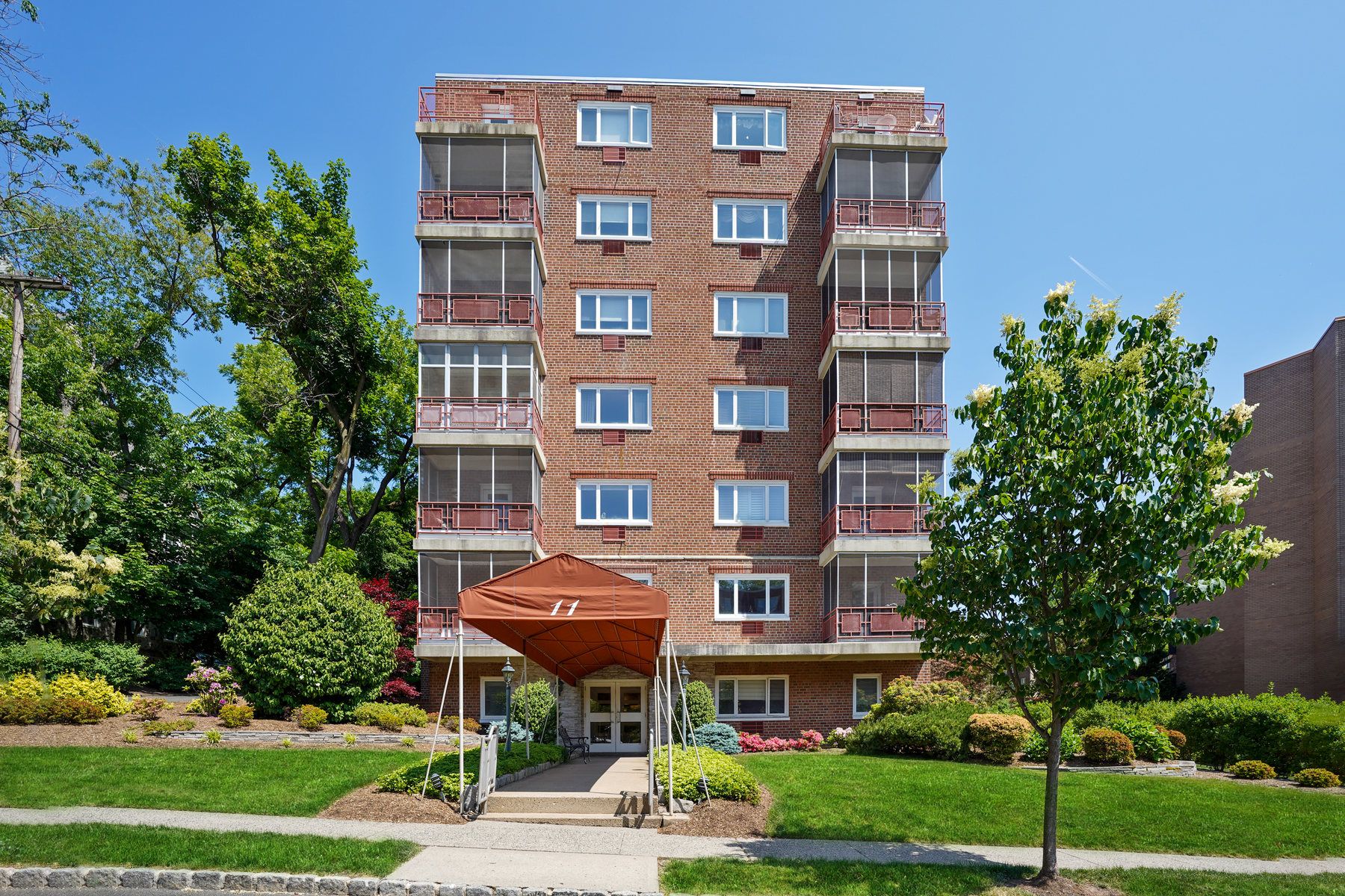 11 Euclid Avenue, Unit 3B 