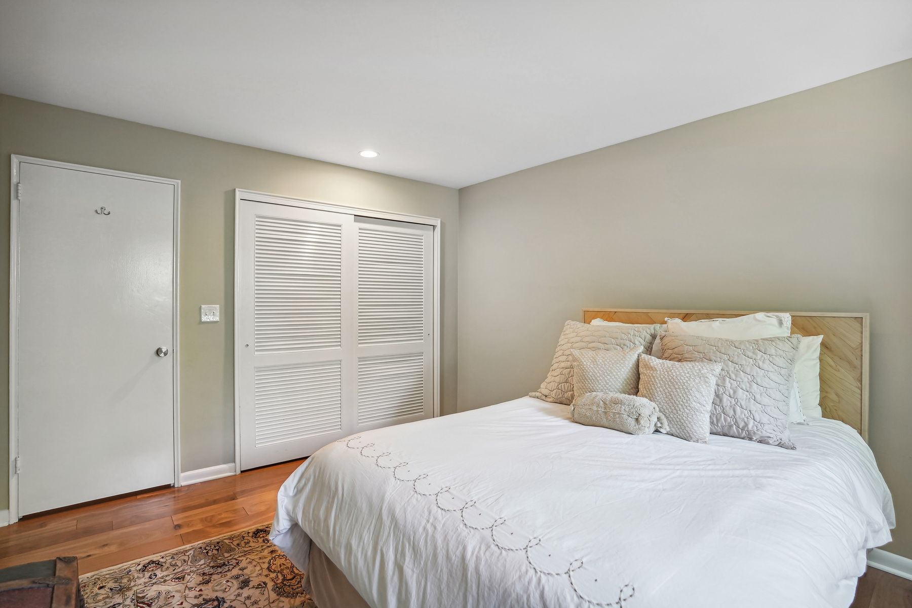 11 Euclid Avenue, Unit 3B 