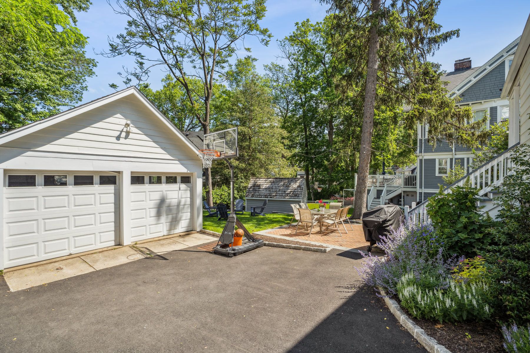 19 Mountain Avenue 