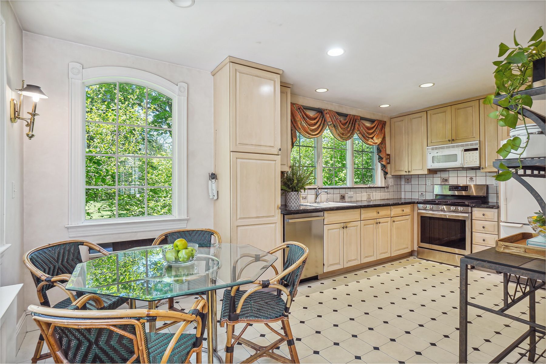 192 Kent Place Boulevard 