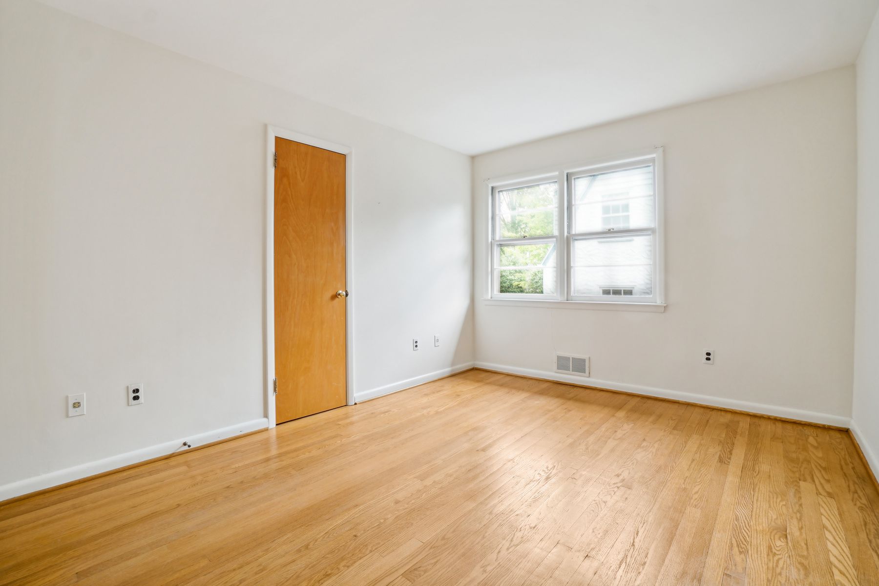 190 Kent Place Boulevard 