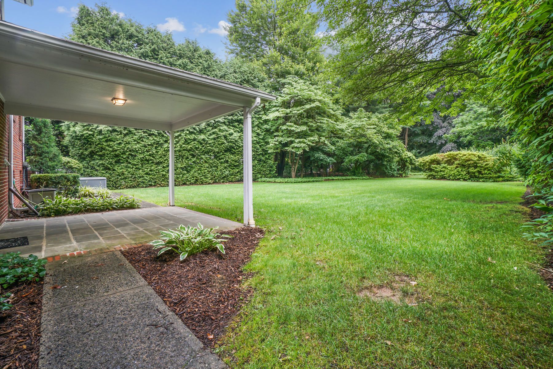 190 Kent Place Boulevard 
