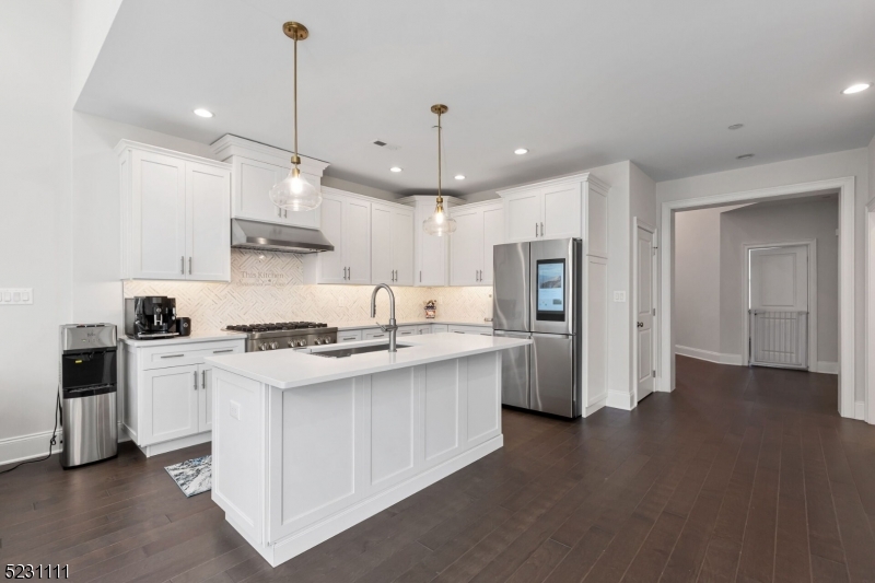 3 Beacon Pl
