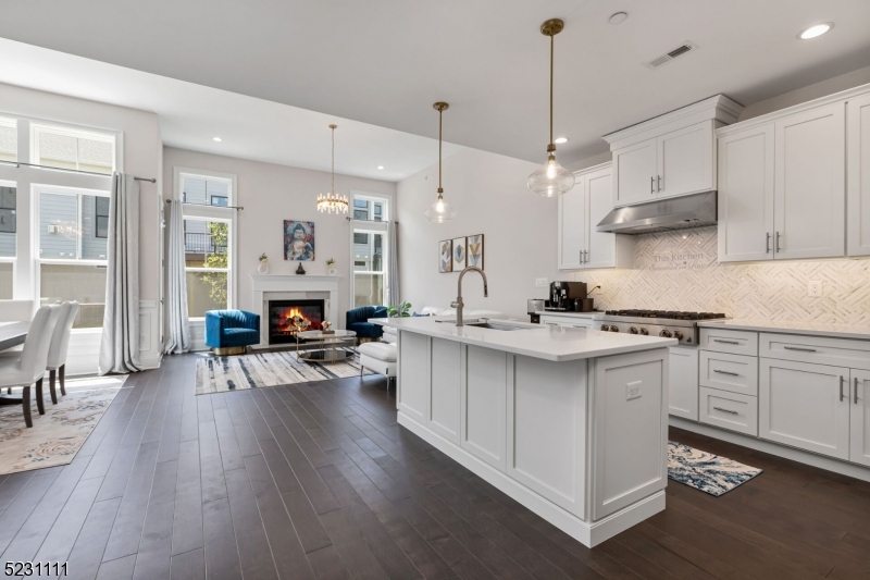 3 Beacon Pl