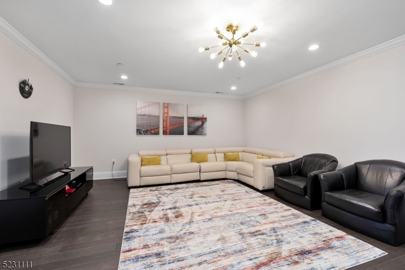 3 Beacon Pl
