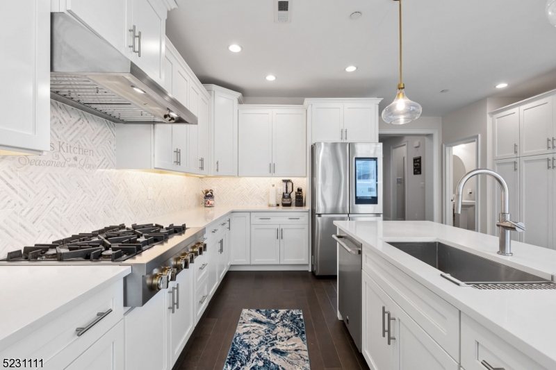 3 Beacon Pl